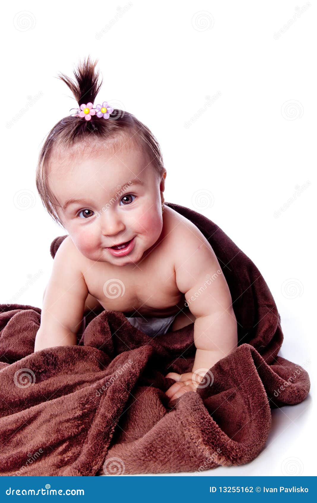 Boer Opgewonden zijn Andere plaatsen Baby Onder Een Bruine Handdoek Stock Foto - Image of comfortabel, gelukkig:  13255162