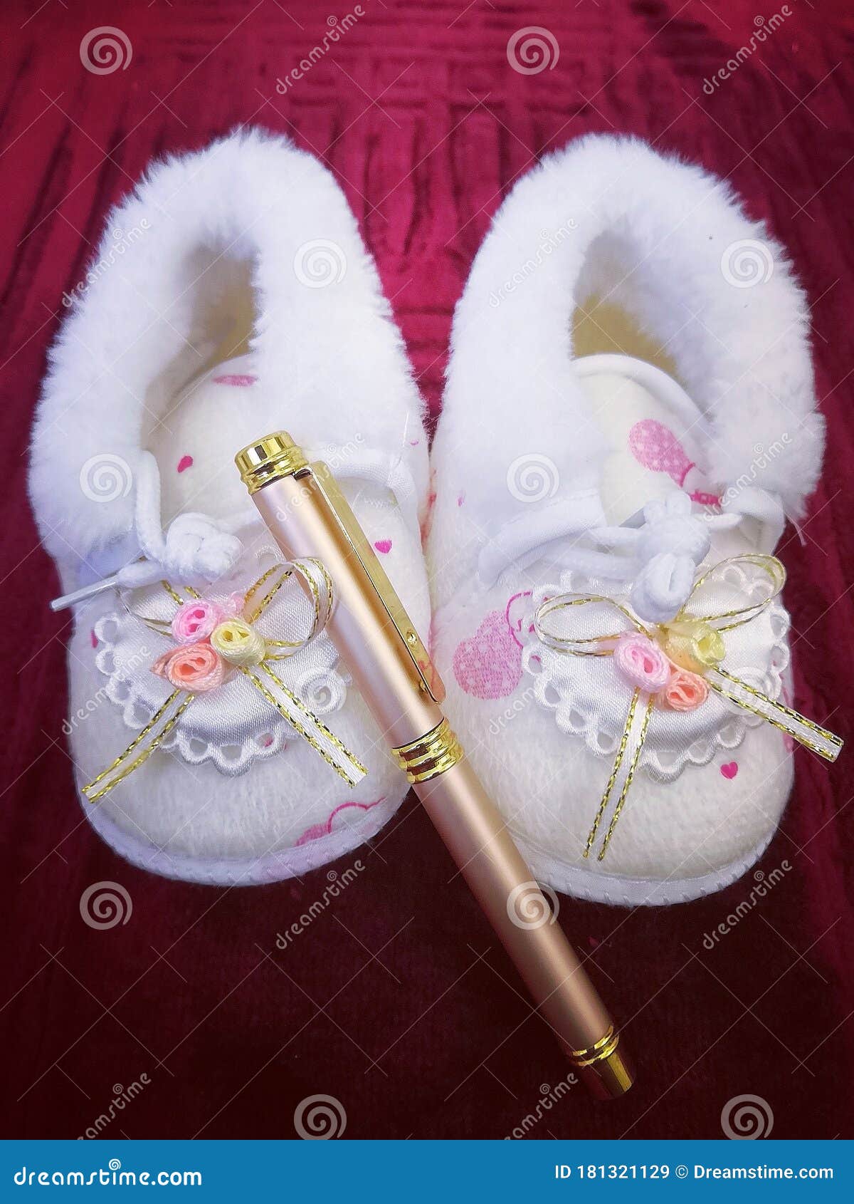 Baby shoe girl stock image. Image of flower, organ, shoe 181321129