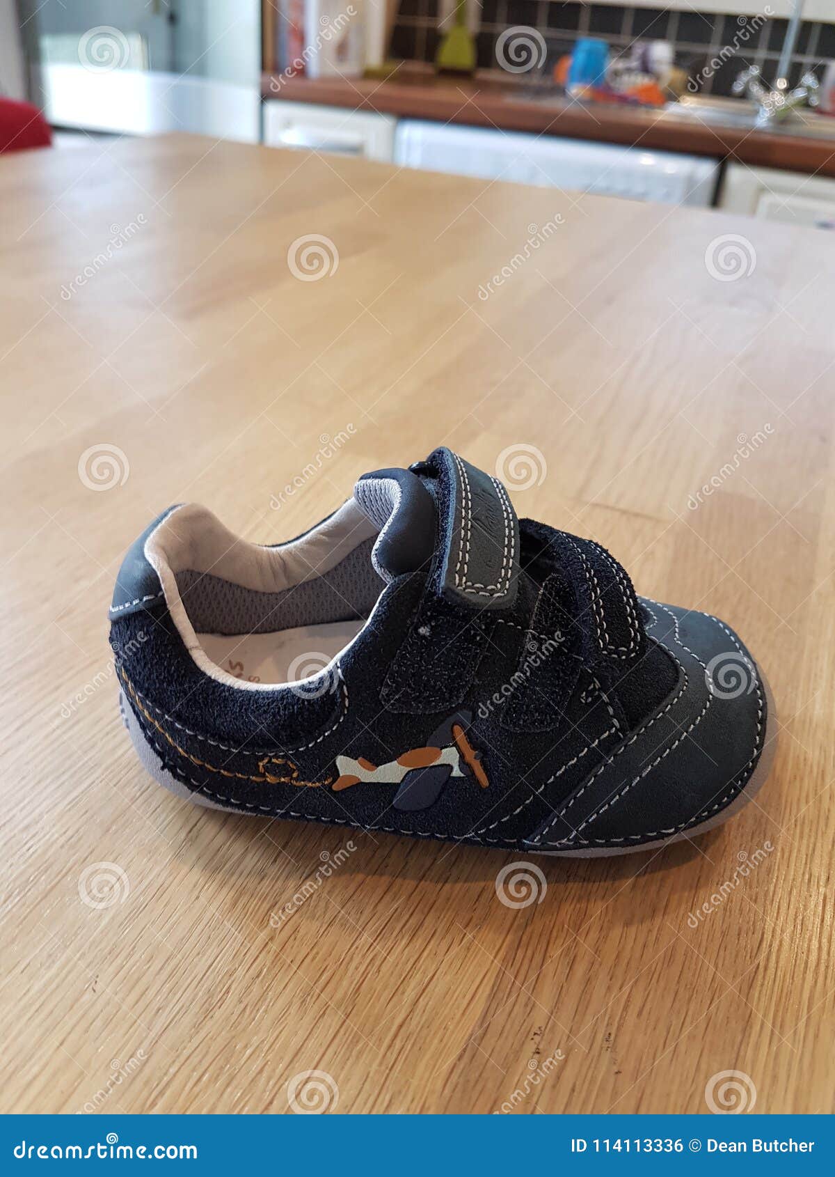 walking shoes for babies with small feet