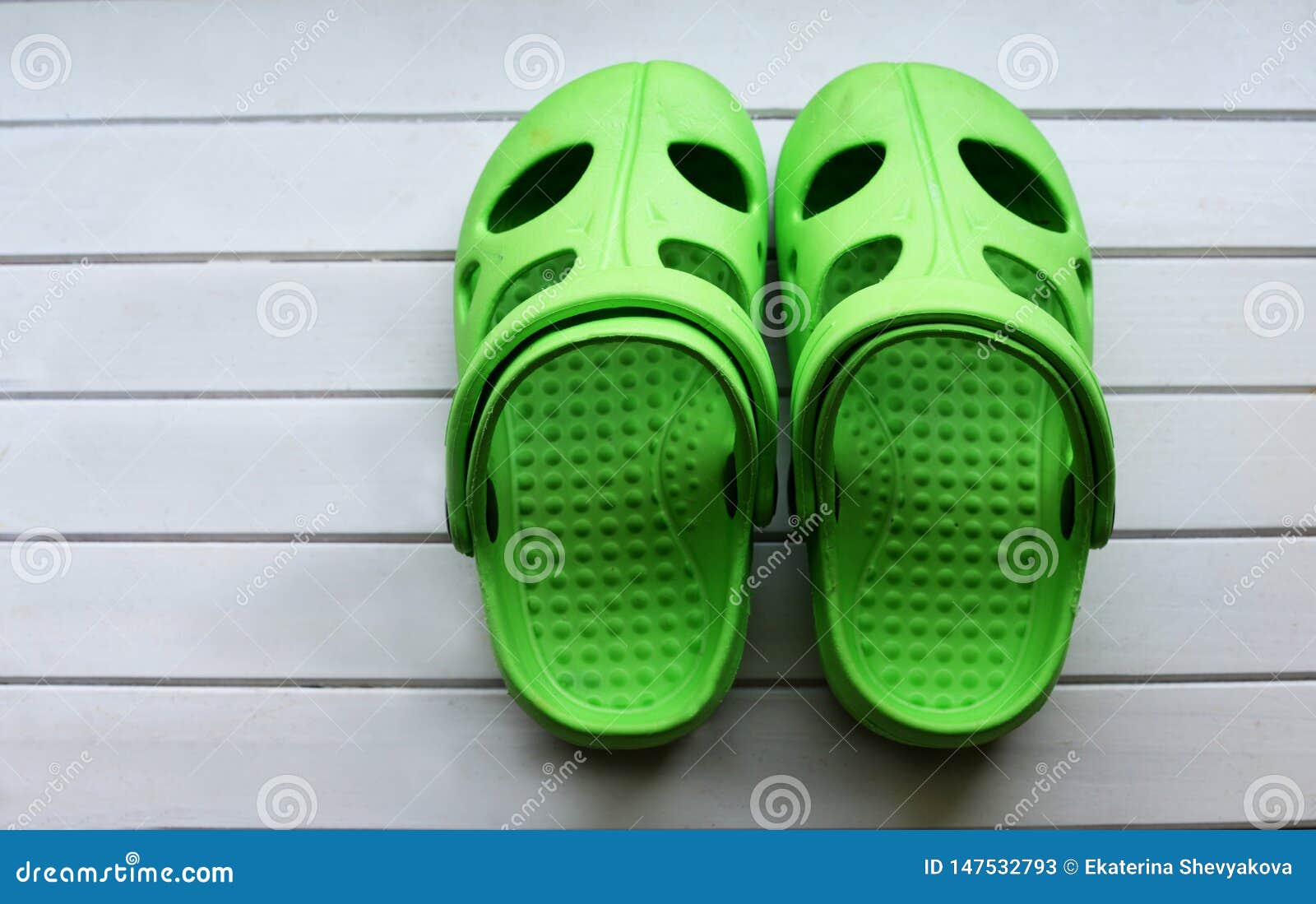 gator crocs shoes