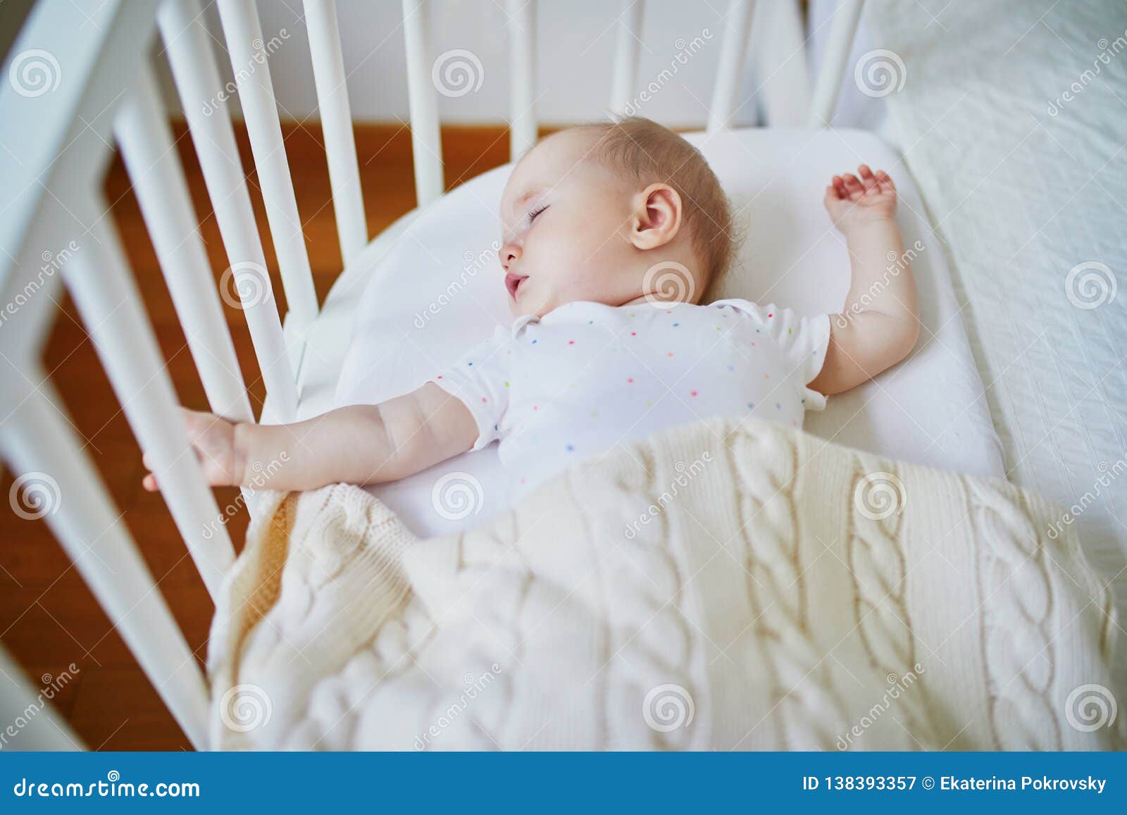 bassinet attached to parents bed