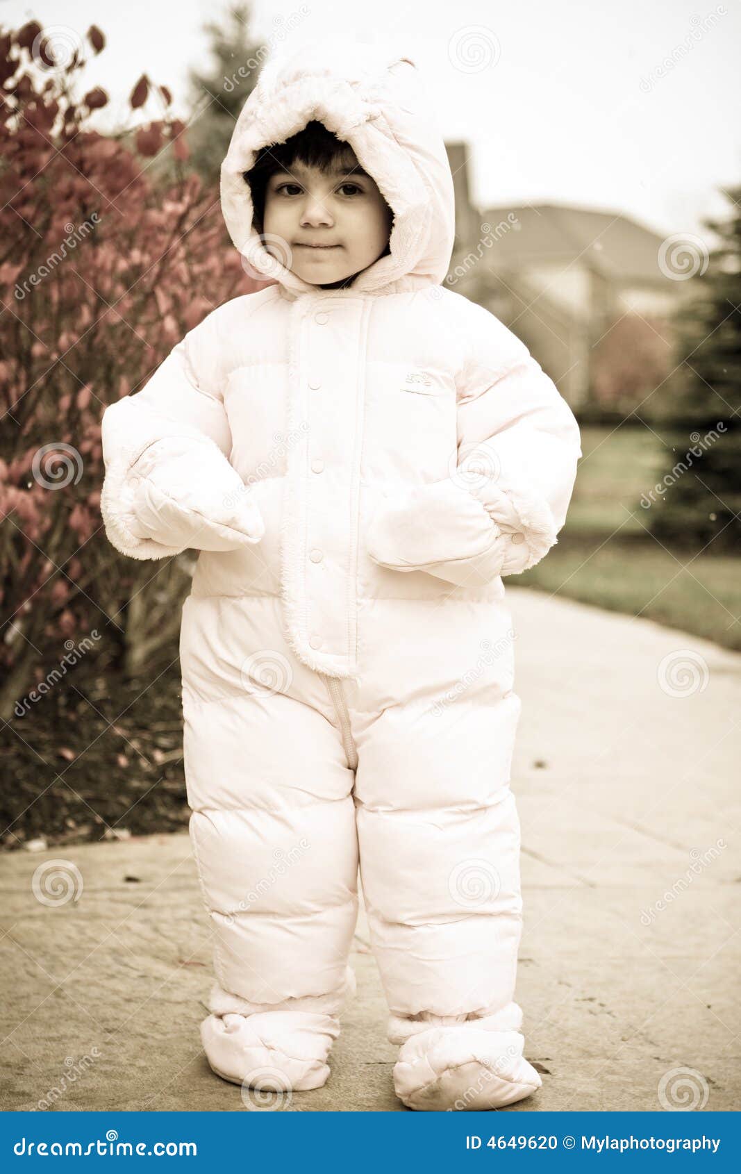 Baby in Snowsuit. Beeld van een kind dat snowsuit tijdens de winter draagt