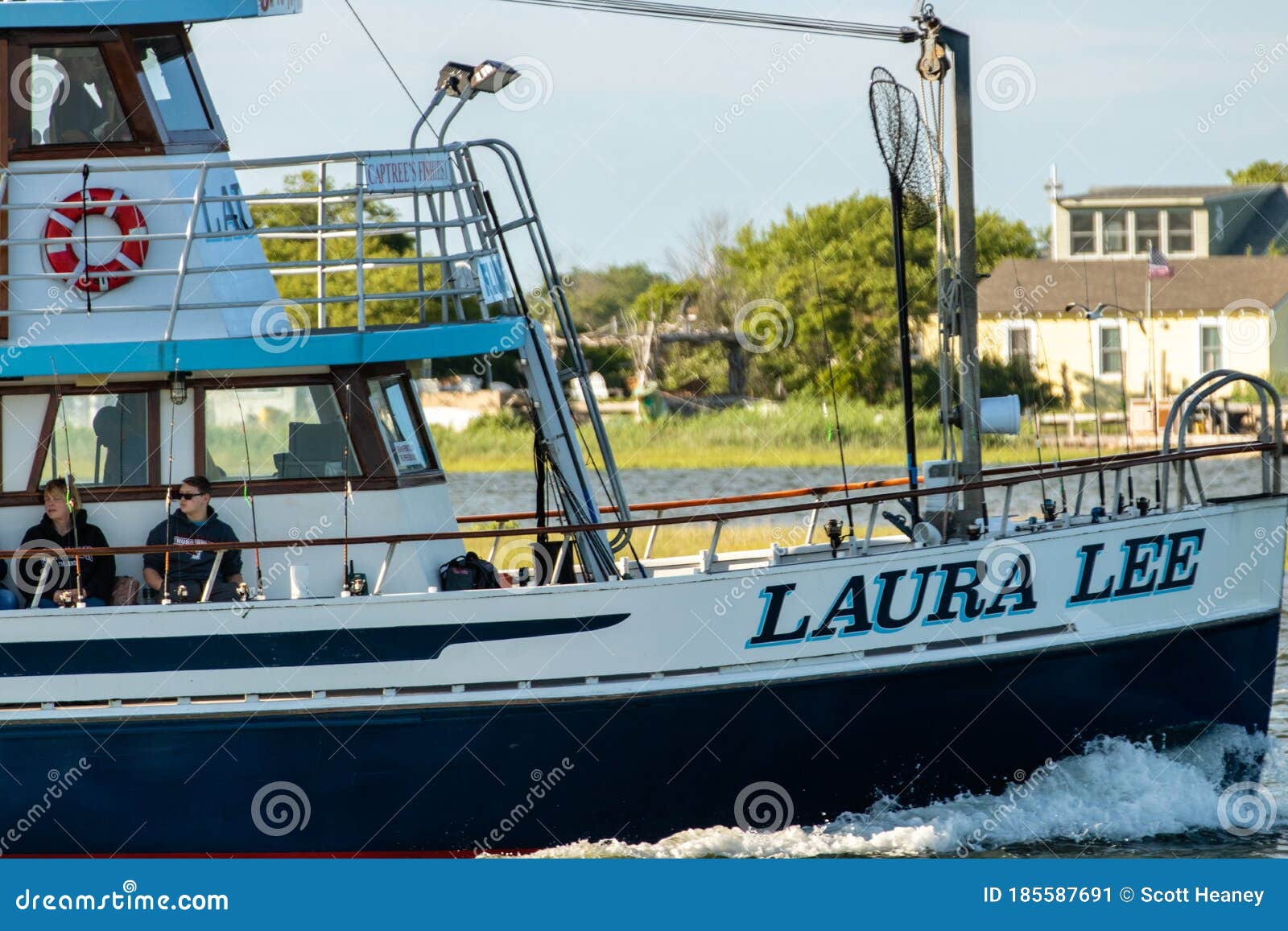 Babylon, New York - June 14, 2019 : a Public Fishing Boat from the Laura Lee  Captree Fleet, Long Island NY Editorial Photo - Image of hobby, night:  185587691