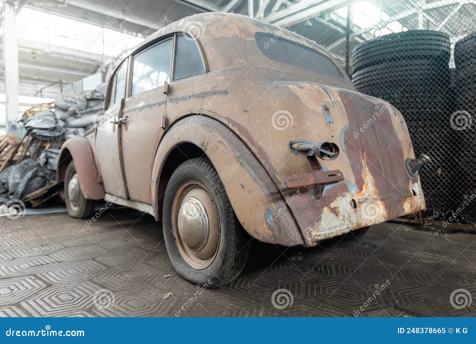 2,398 Car Retro Tail Stock Photos - Free & Royalty-Free Stock Photos from  Dreamstime - Page 9