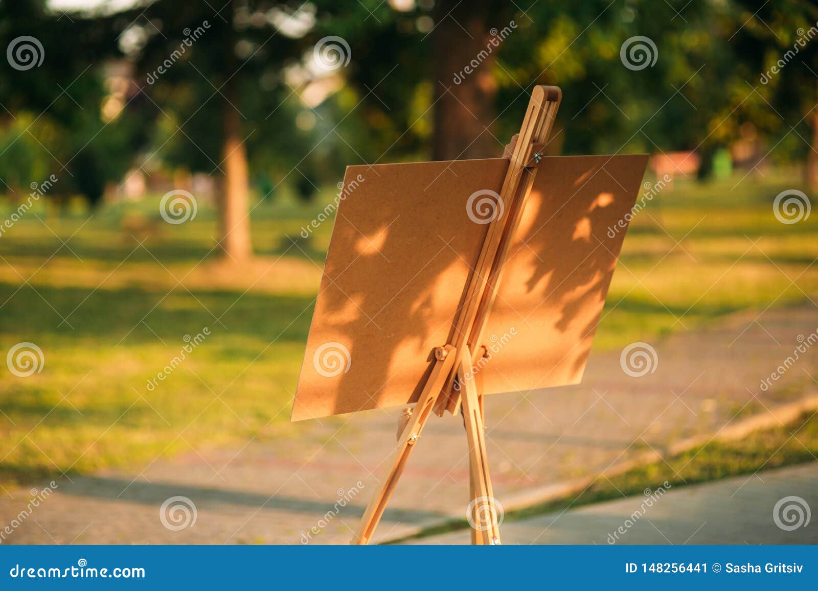 Back View of Picture on Easel Stand in the Park Stock Image - Image of  nature, palette: 148256441