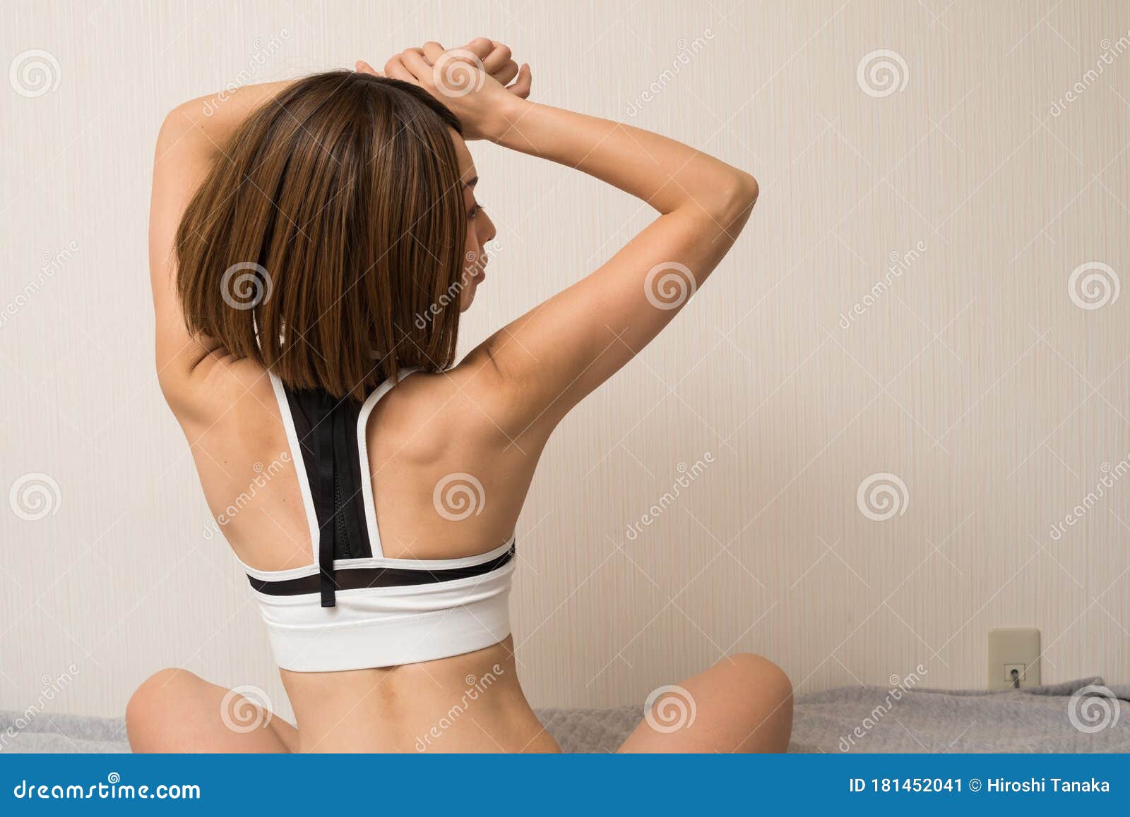 Rear View of the Back of a Shapely Young Woman Stock Image - Image of female,  athletic: 76499427