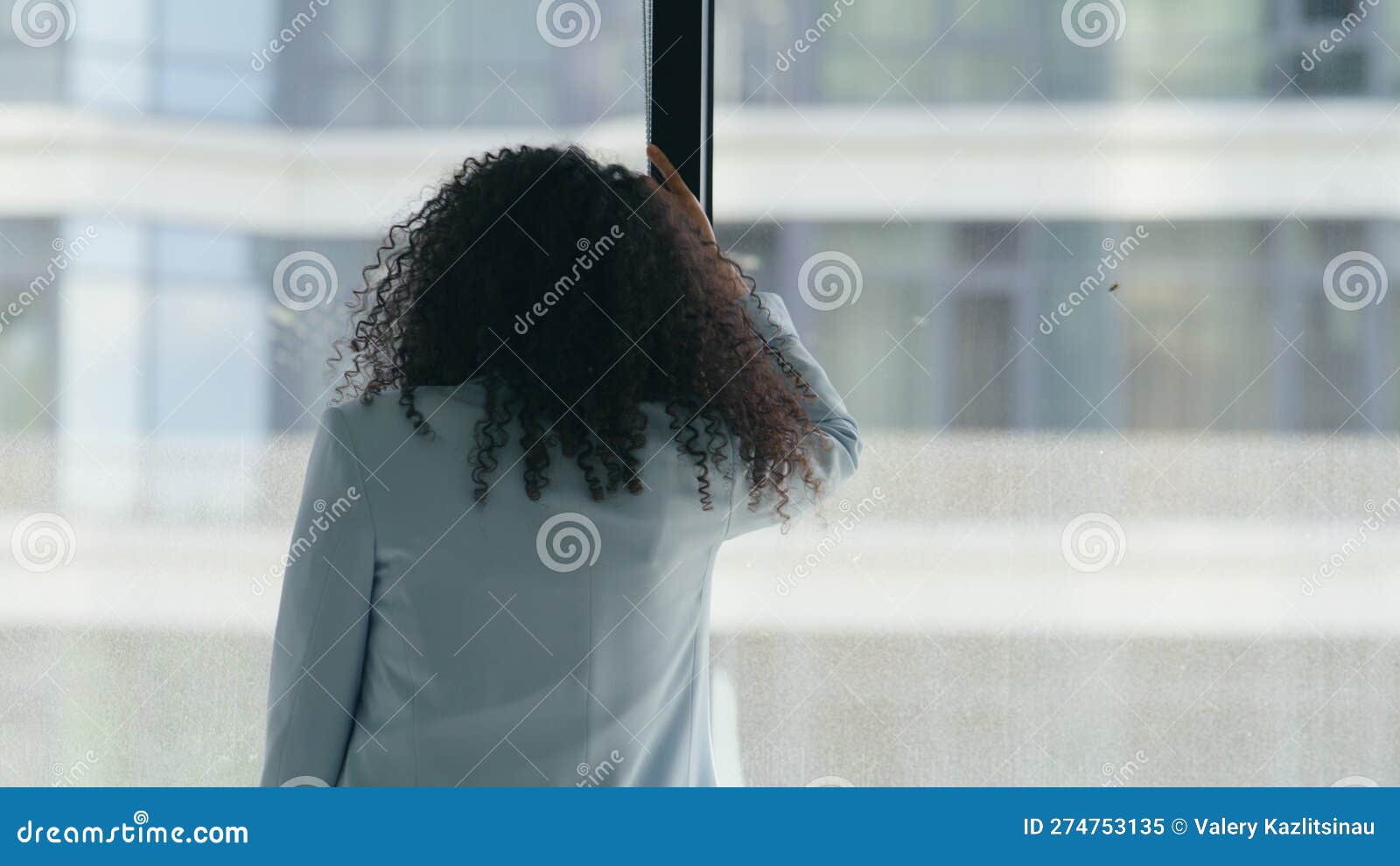 Back View Stressed Director Consider Solution Office. Nervous Worker Pondering 库存图片 图片 包括有 律师