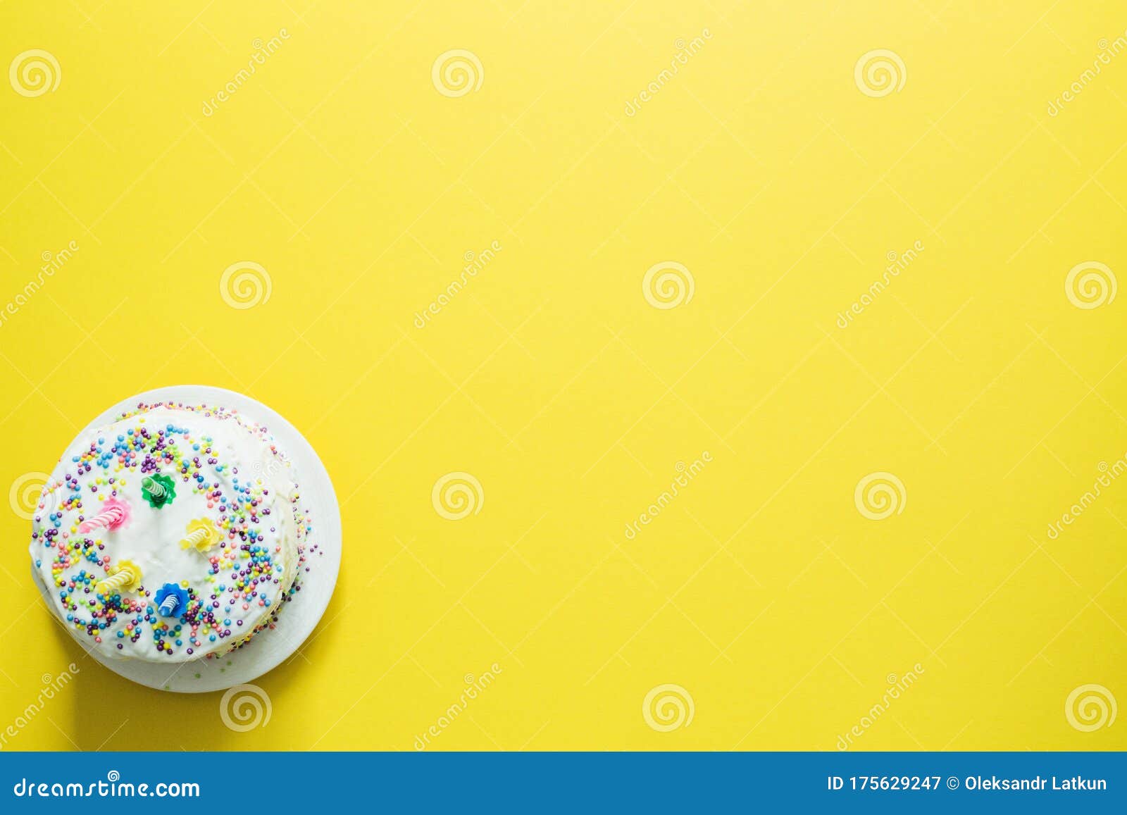 Happy Birthday Day Cupcake and Cake Bakery with Candles, Bright Lights  Bokeh. Background Holiday with Confetti, Balloon Stock Image - Image of  bright, balloon: 175629247
