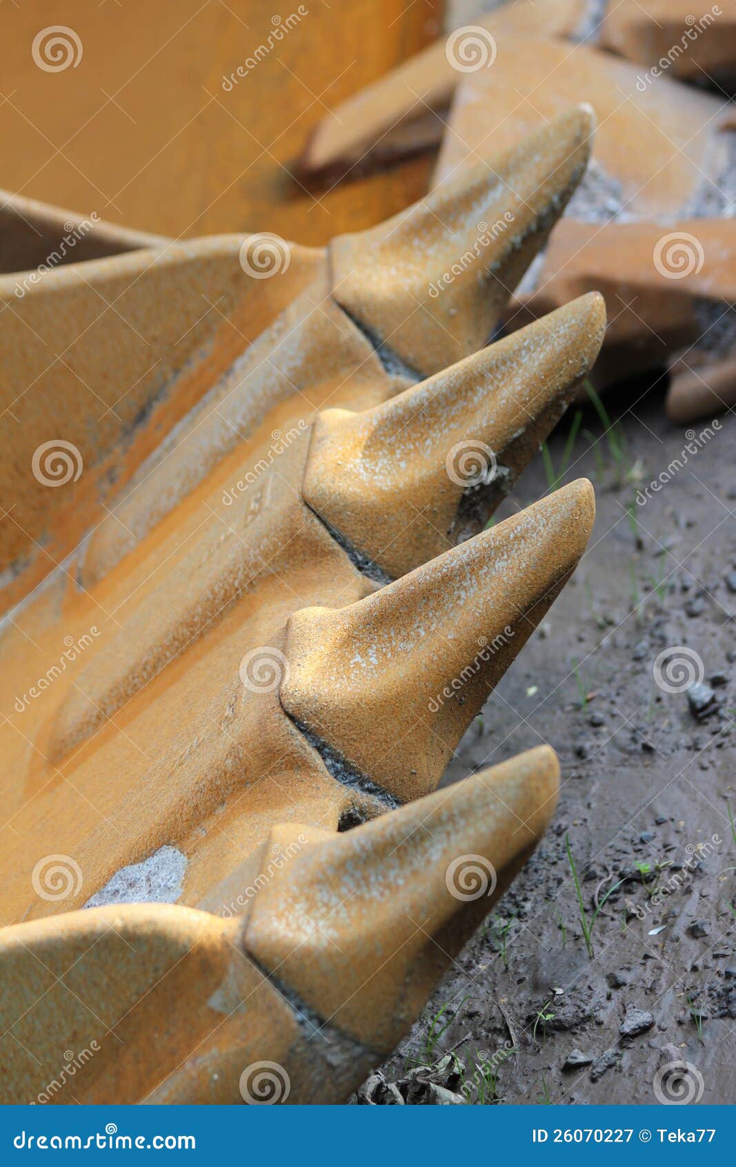 Backhoe землечерпалки buckets 2. Простые ржавые ведра backhoe землечерпалки