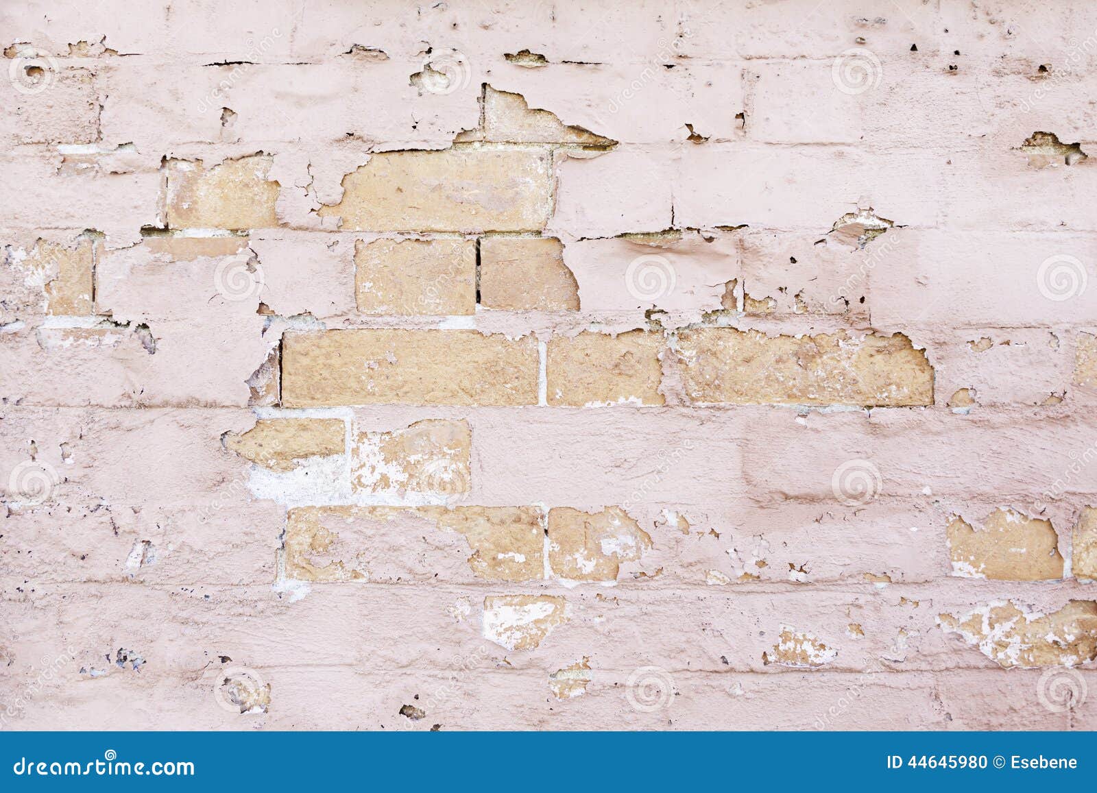 Backsteinmauer Zerschlagen Und Verlassen Stockfoto - Bild von gebrochen