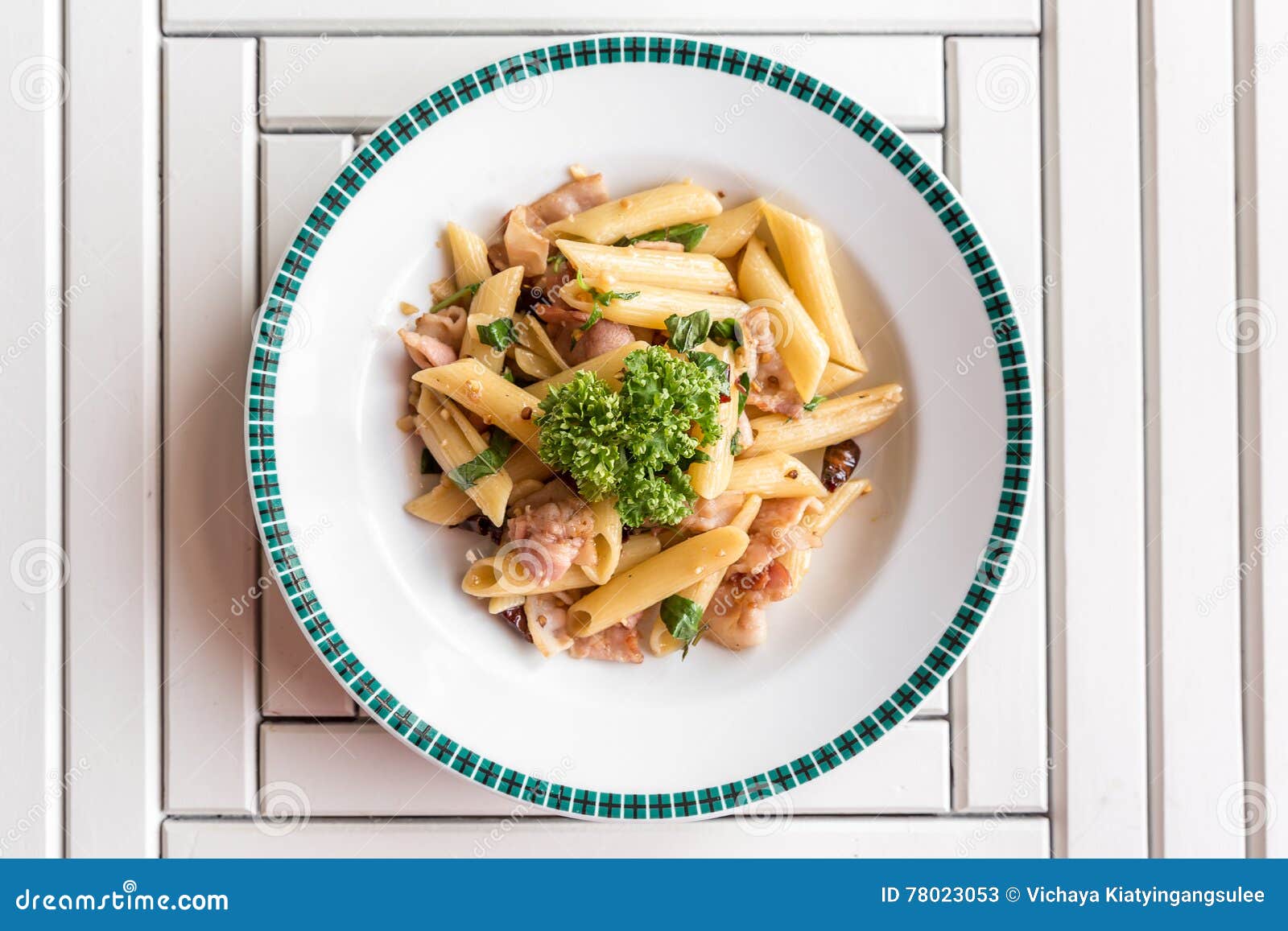 Bacon Aglio olio pasta stock image. Image of aglio, plate 78023053