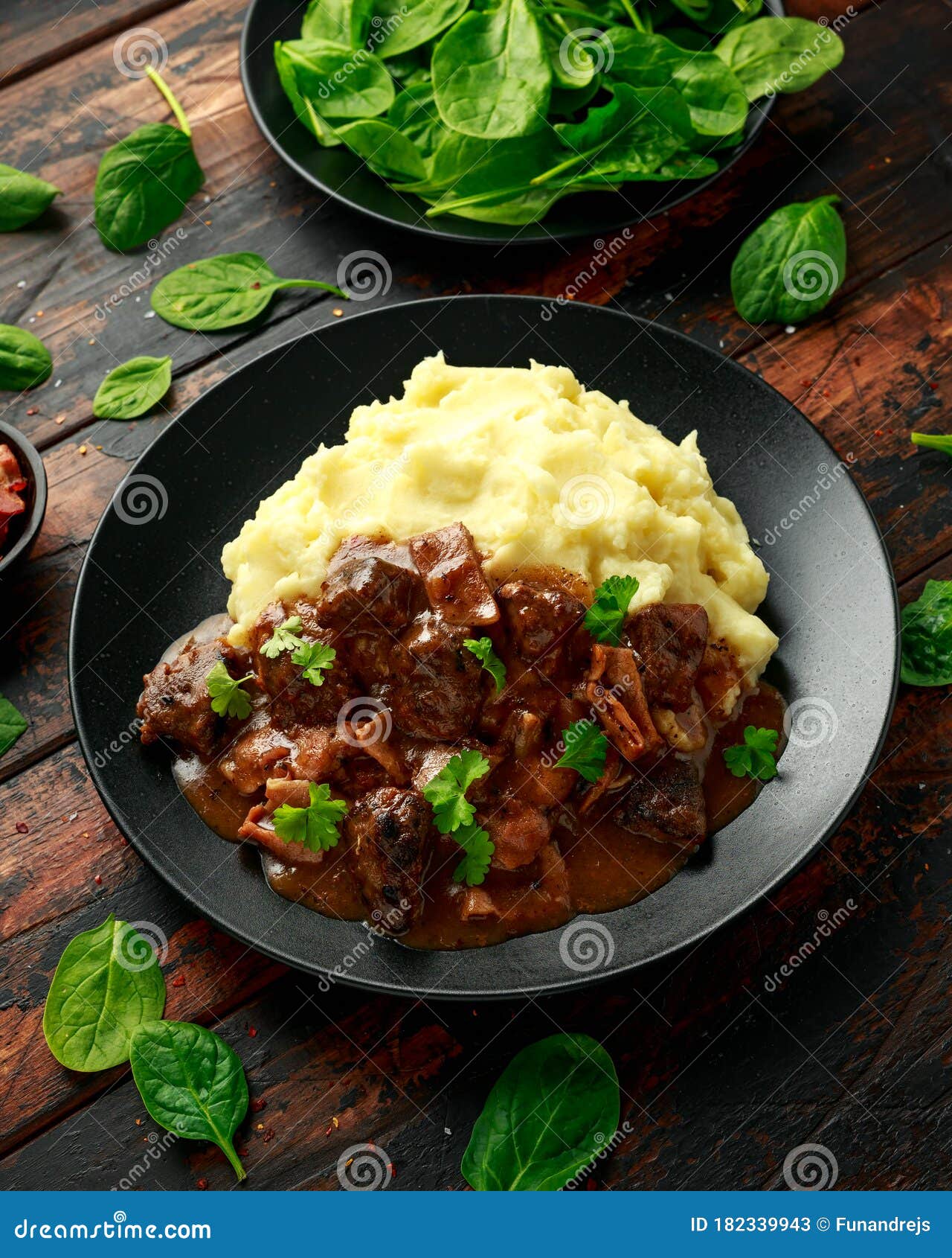 Bacon De Fígado Frito Em Molho De Cebola Com Mosto De Batata Imagem de  Stock - Imagem de cozinhado, inglês: 182339943