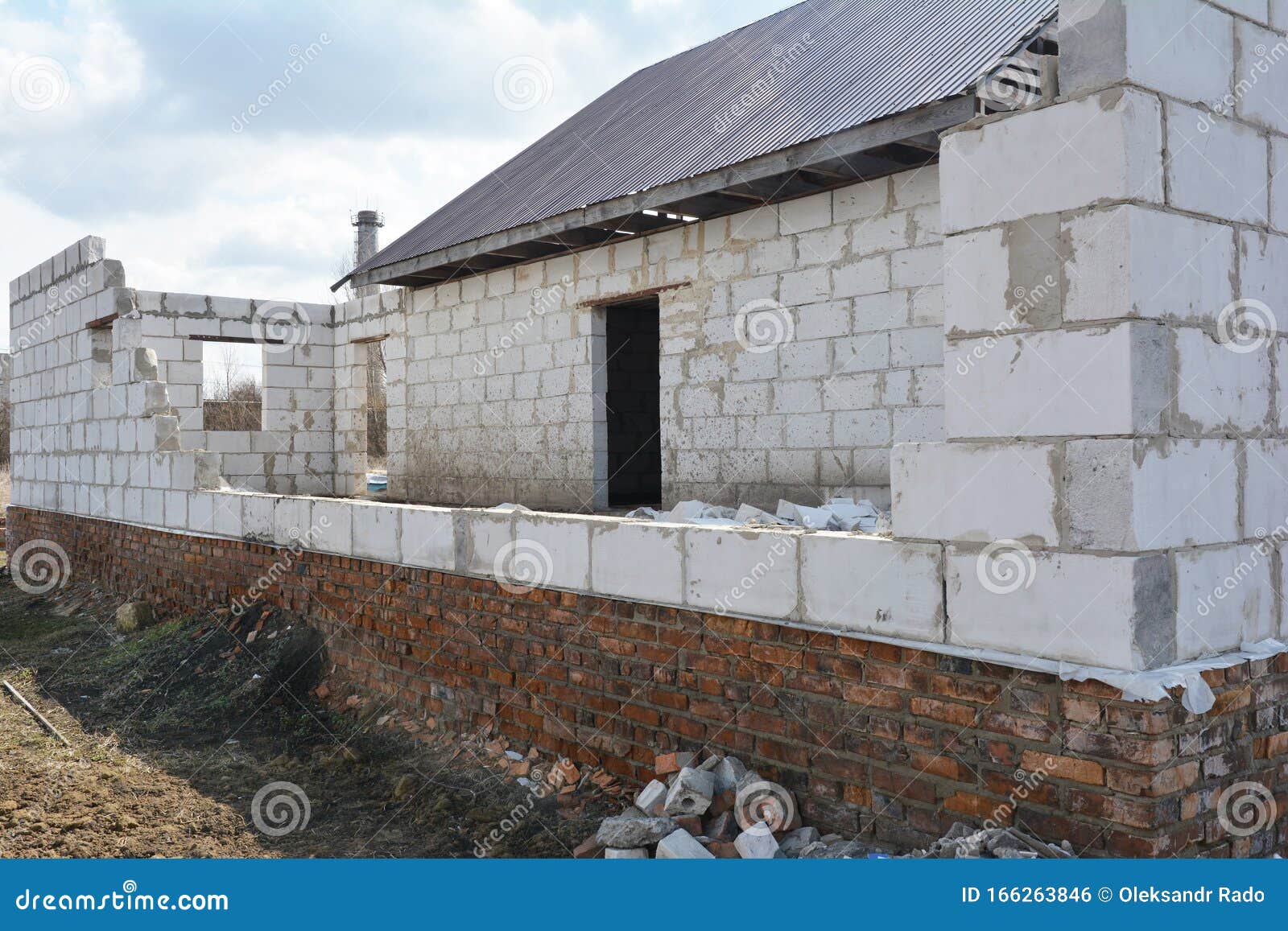 Bad Construction Destroys A House Wall, Consruction Defects From