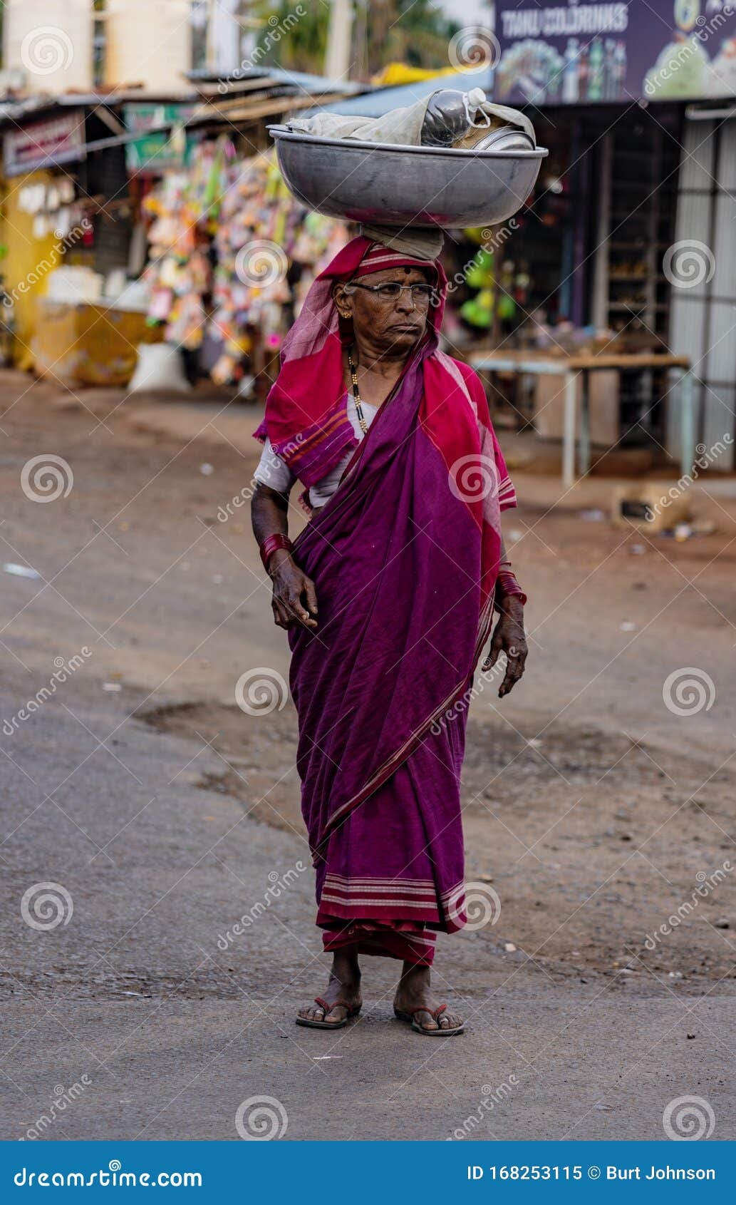 Woman Carries Her Load On Her Head Editorial Image Image Of Asian Poor 168253115