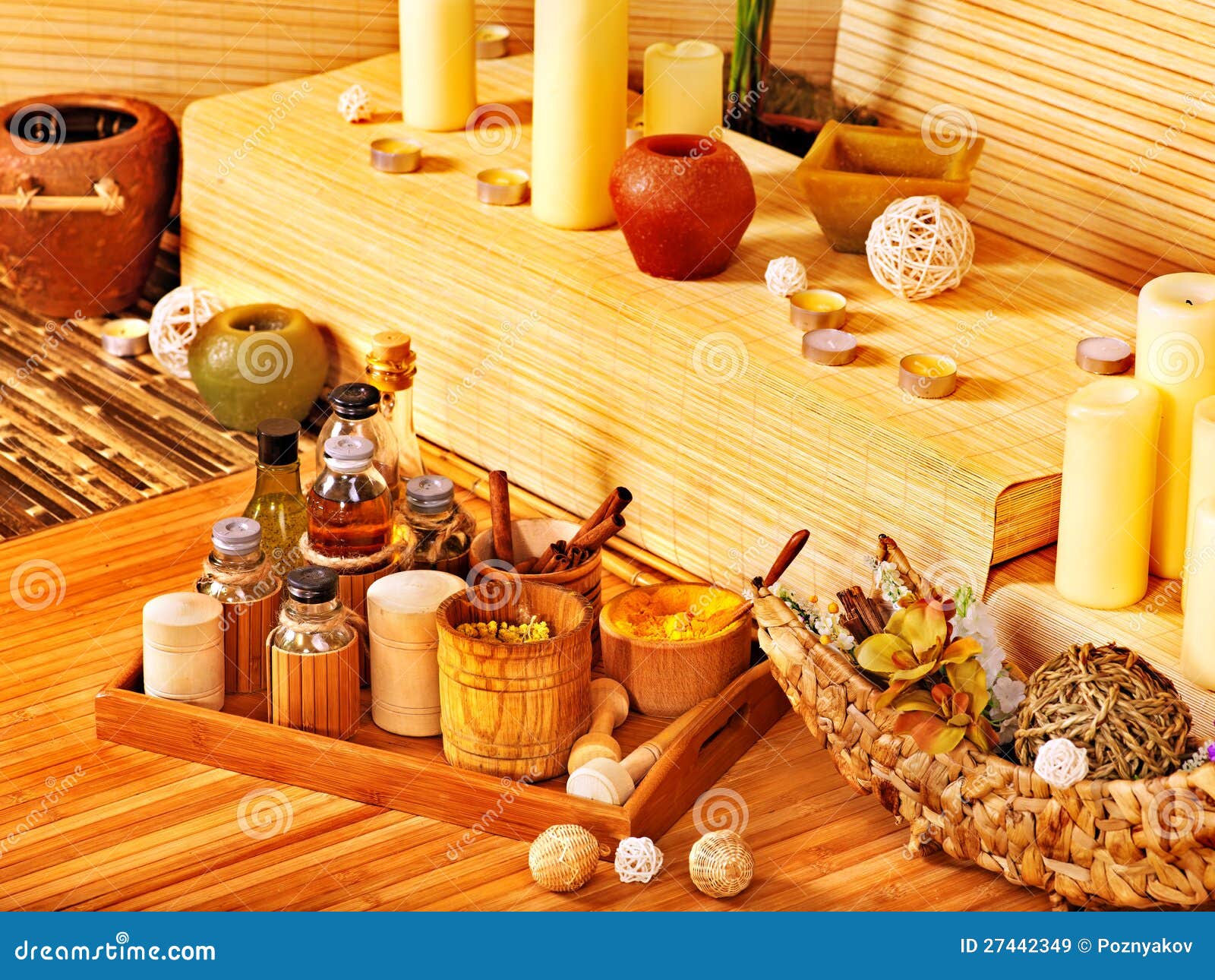 Badekurortdekor mit Kerze. stockbild. Bild von gruppe - 27442349