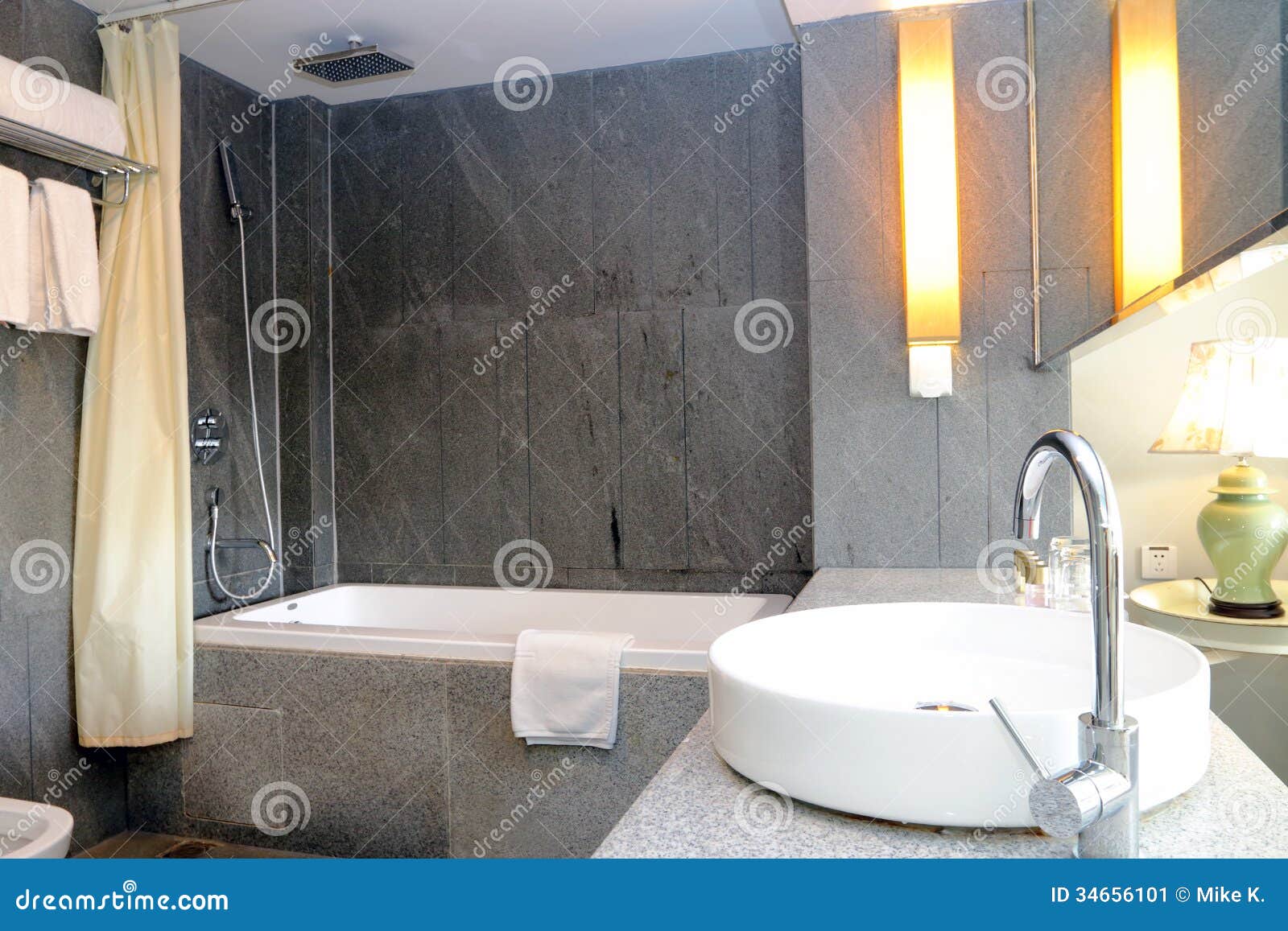 Badezimmer stockbild. Bild von innen, zeitgenössisch - 34656101