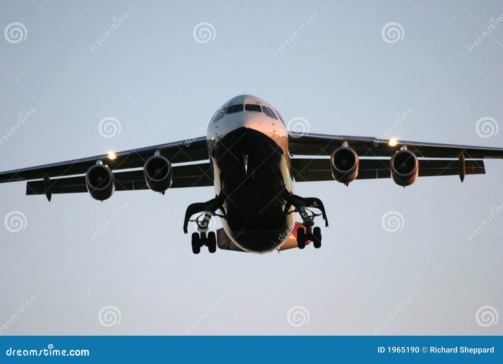 bae 146 on landing approach