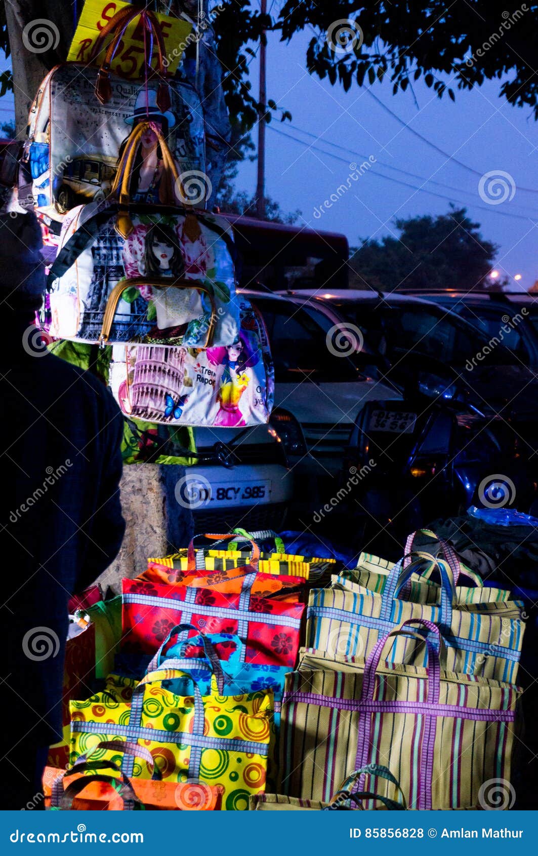Bags shop at dilli haat market hi-res stock photography and images - Alamy