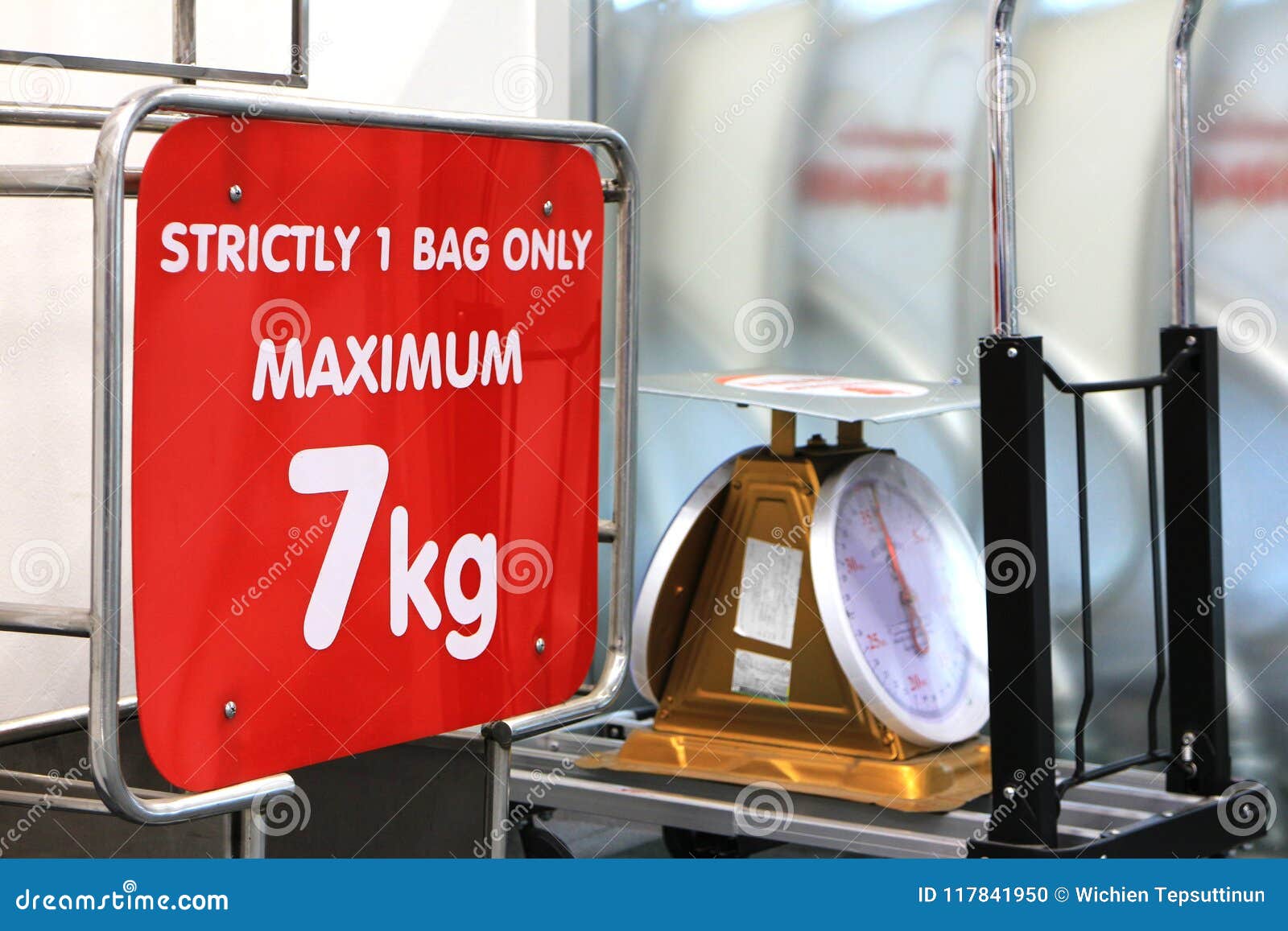What is the weight clearance limit for luggage