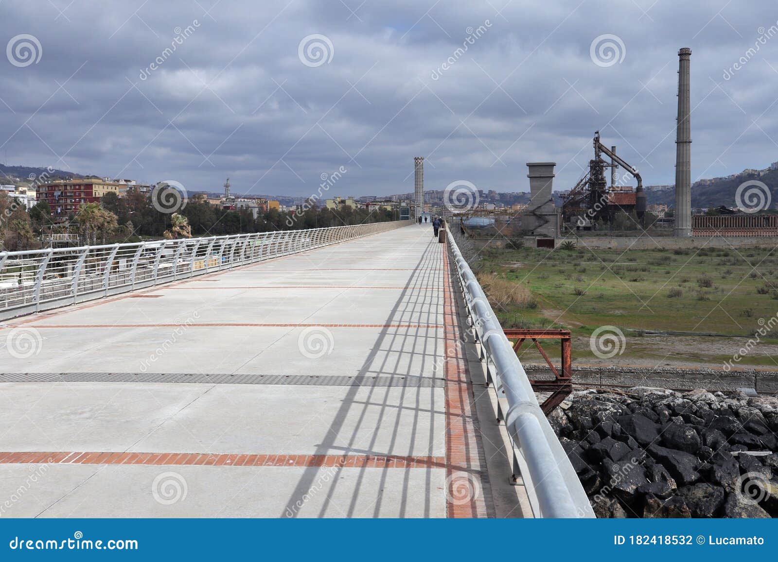 bagnoli - pontile nord dell`ex italsider