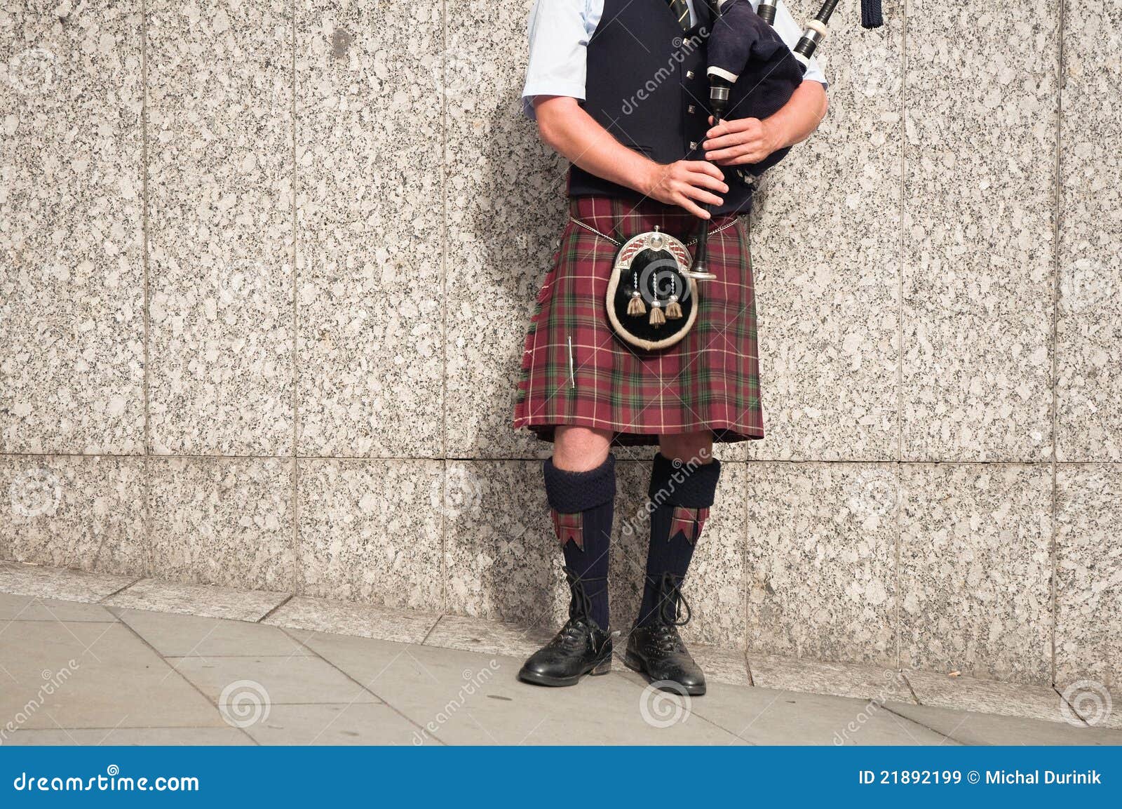 Bagpiper dressed in kilt stock image. Image of national 21892199
