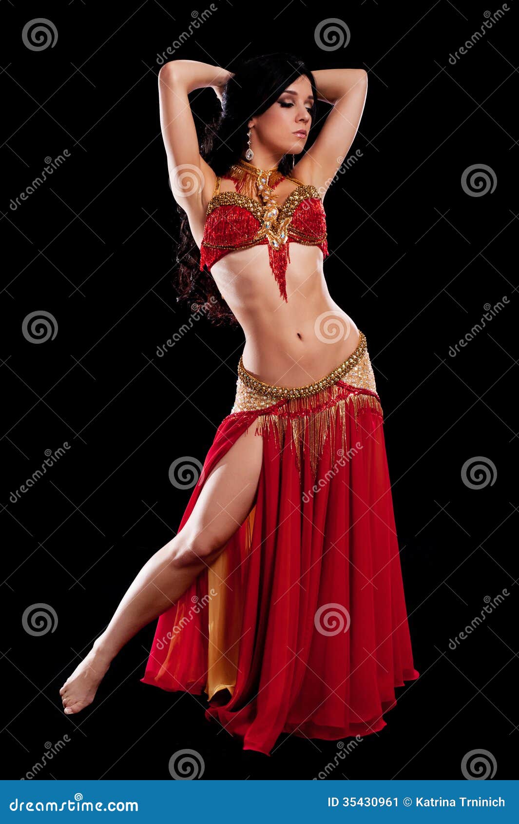 Consejo cheque cirujano Bailarina De La Danza Del Vientre En Traje Rojo Imagen de archivo - Imagen  de aislado, ejecutante: 35430961