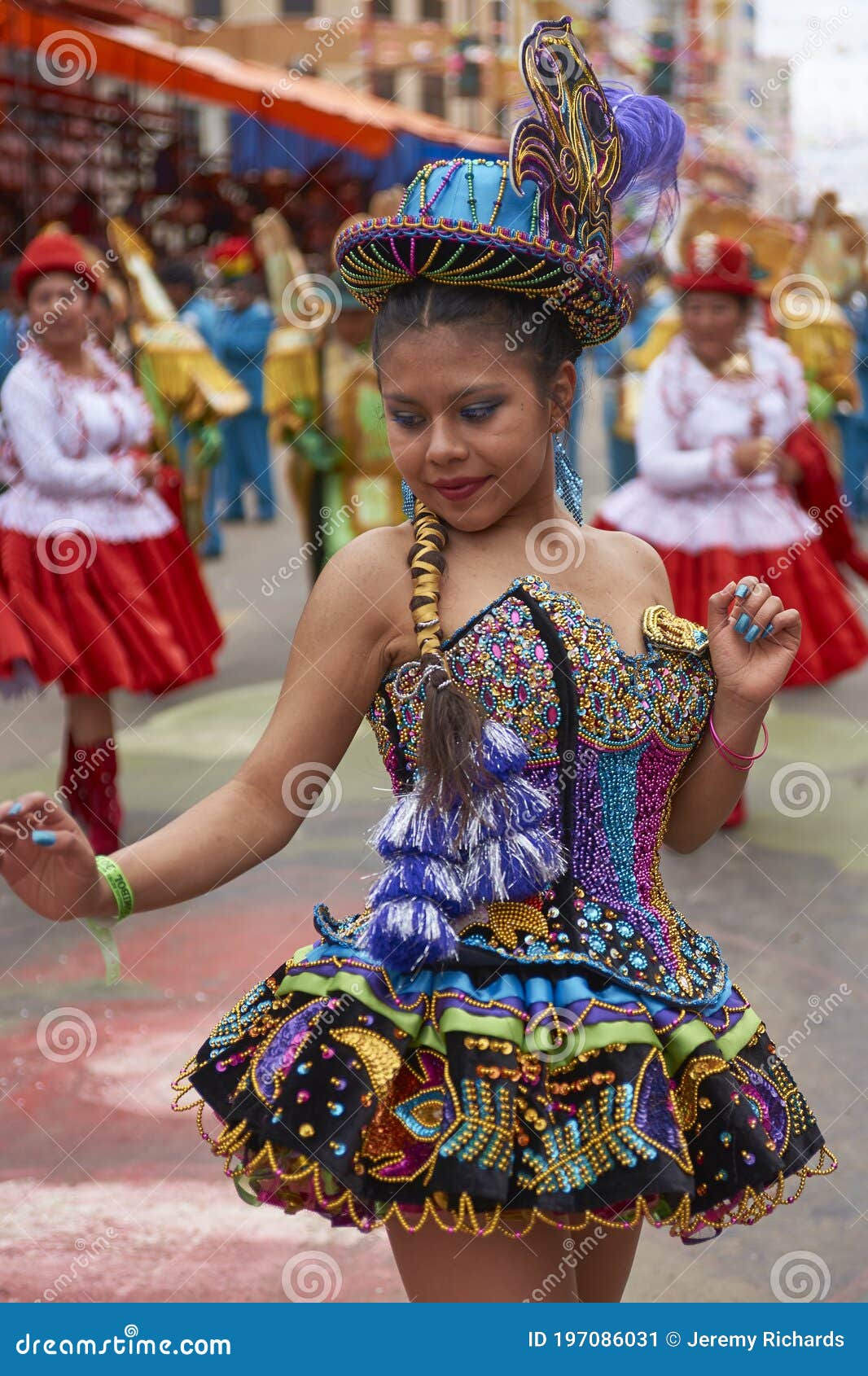 Un disfraz de bailarina, para bailarinas. Viene el Carnaval. – Mundance