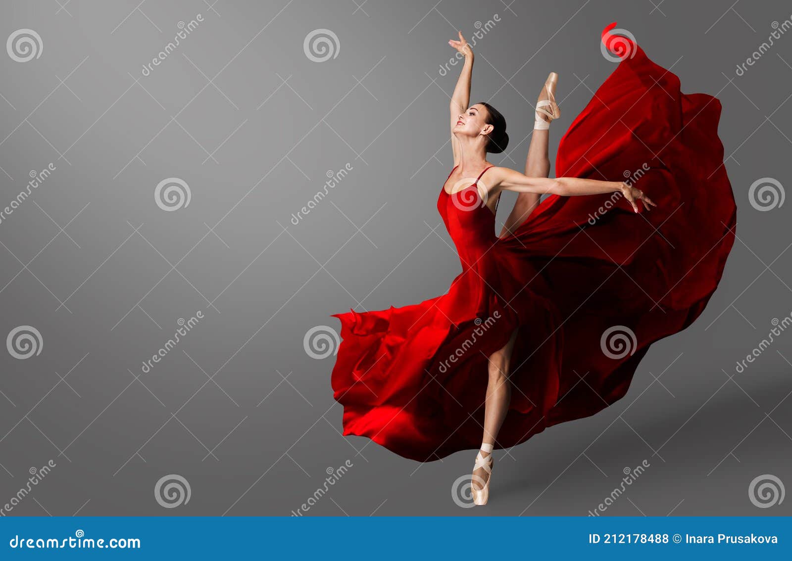 Baile Bailarina. Bailarina De Ballet Con Vestido Rojo Saltando Escupitajo.  Mujer En Zapatos De Bailarina Bailando En Vestido De Se Foto de archivo -  Imagen de hembra, gasa: 212178488