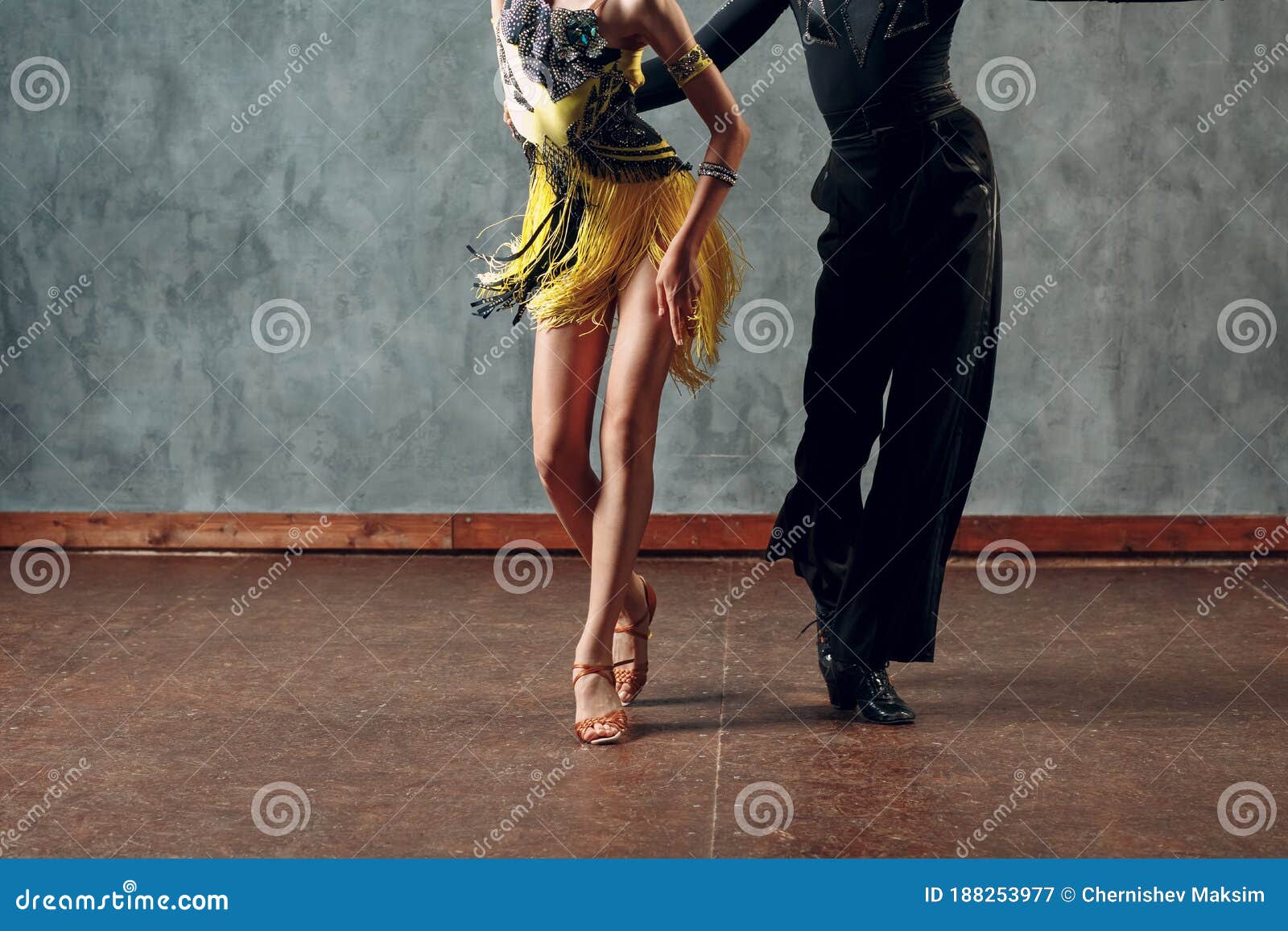 Baile De Salón. Bailarinas De Salón De Baile De Pareja. Baile De Samba. Imagen de archivo - Imagen de alto, danza: 188253977 Baile De Salón. Bailarinas De Salón De Baile De Pareja. Baile De Samba. Imagen de archivo - Imagen de alto, danza: 188253977