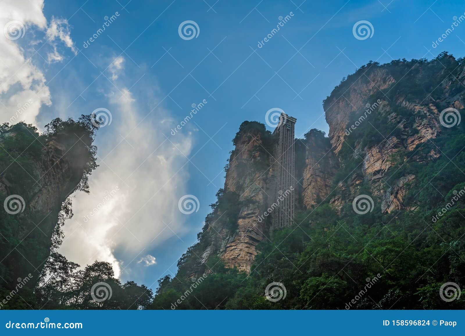 bailong elevator in zhangjiajie national forest park