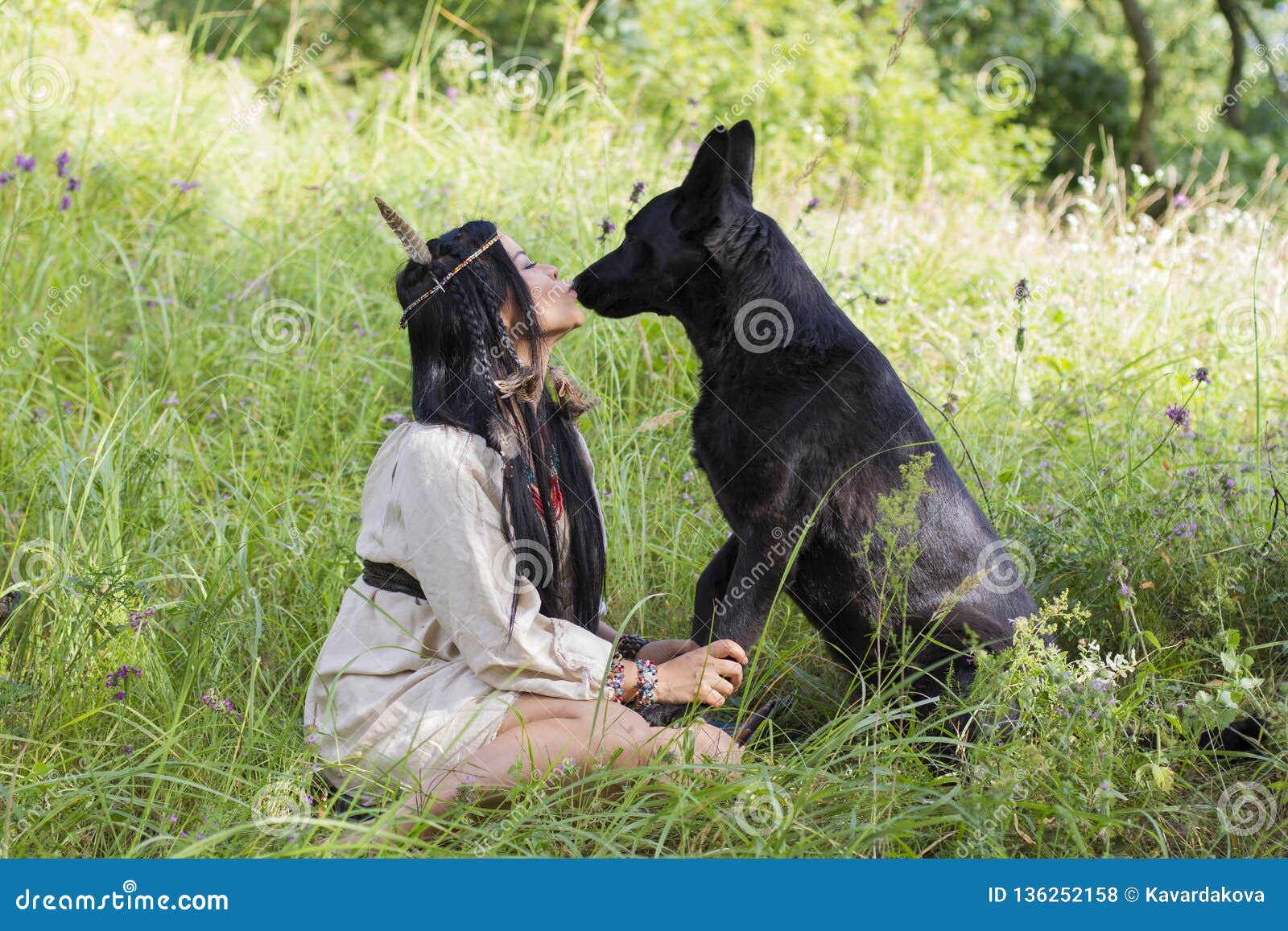 Femme baisant avec un chien