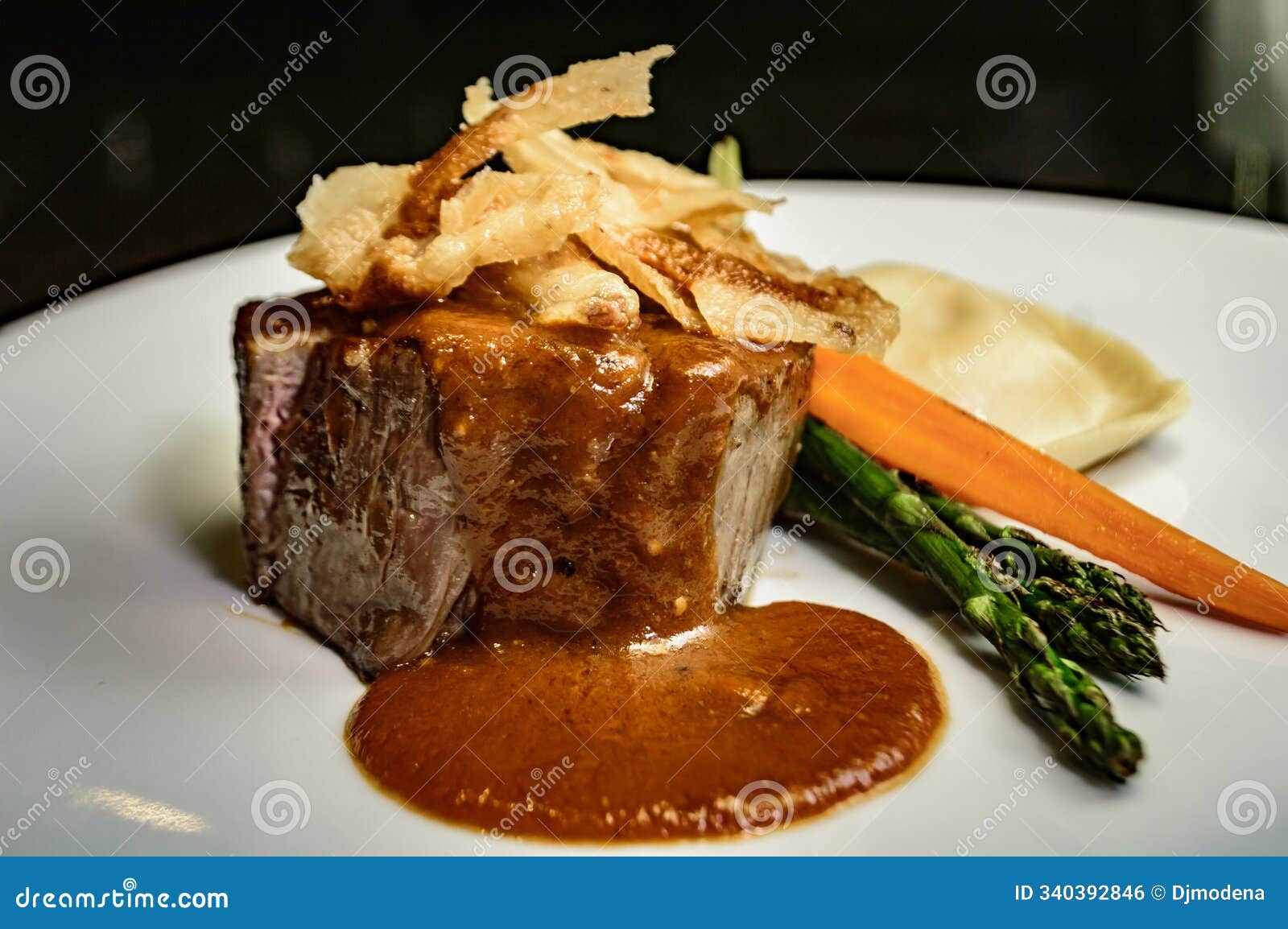 baked filet mignon with crispy onion