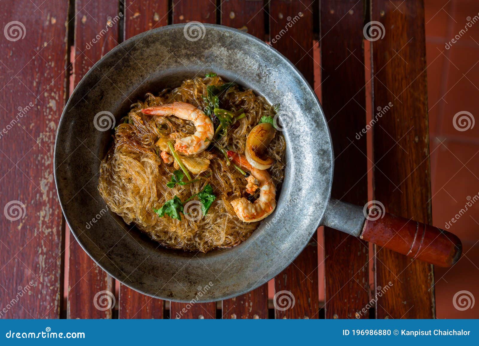 baked prawn with glass noodles and chinese sauce, yummy mixed thai and china cuisine ` kung ob woon sen`. imagr for background, wa