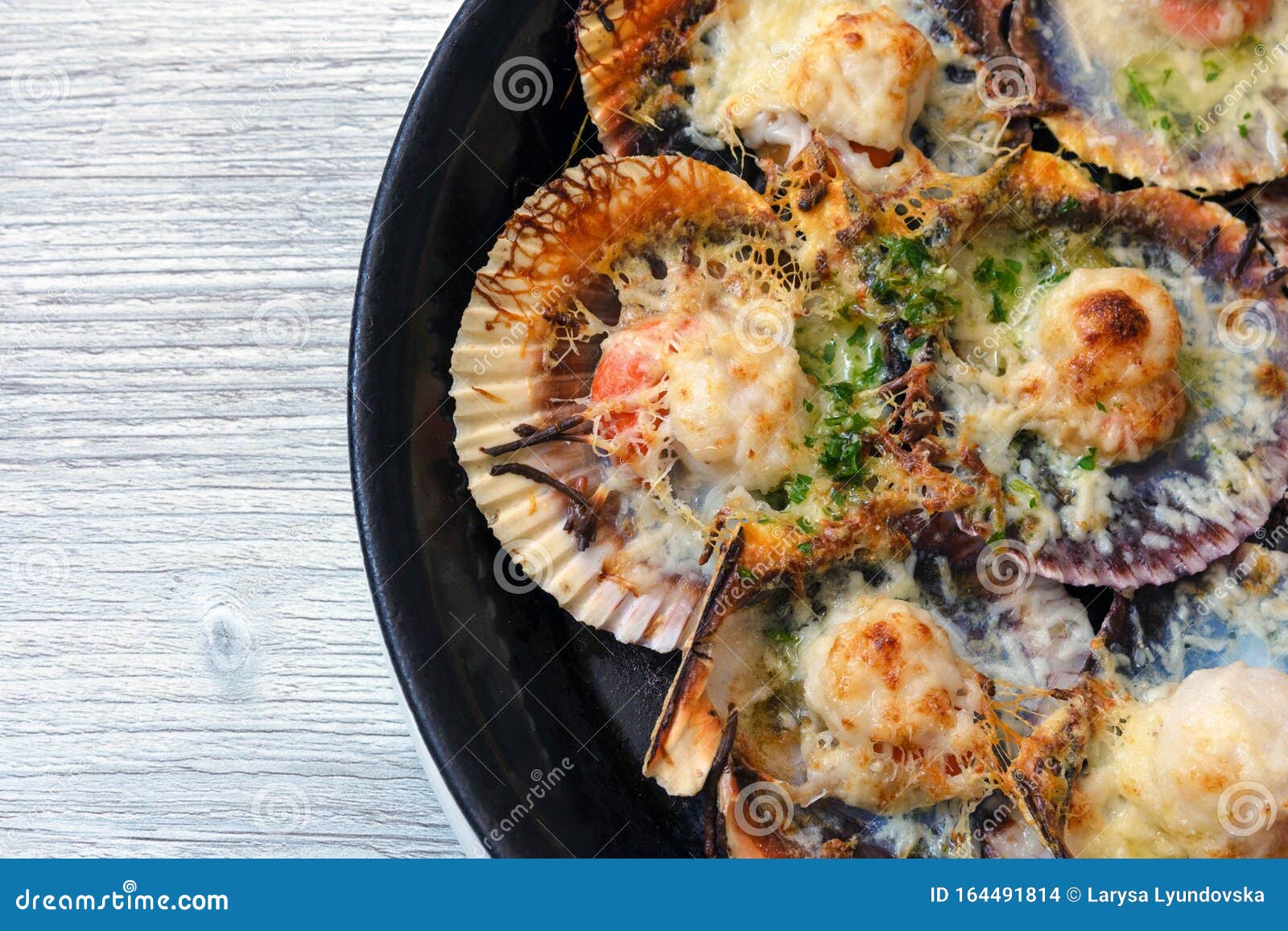Baked Scallops With Cheese And Spicy Sauce Delicate Is A Real Pleasure Romantic Dinner At A Spanish Fish Restaurant Stock Photo Image Of Fresh Delicious 164491814,How To Bbq Ribs
