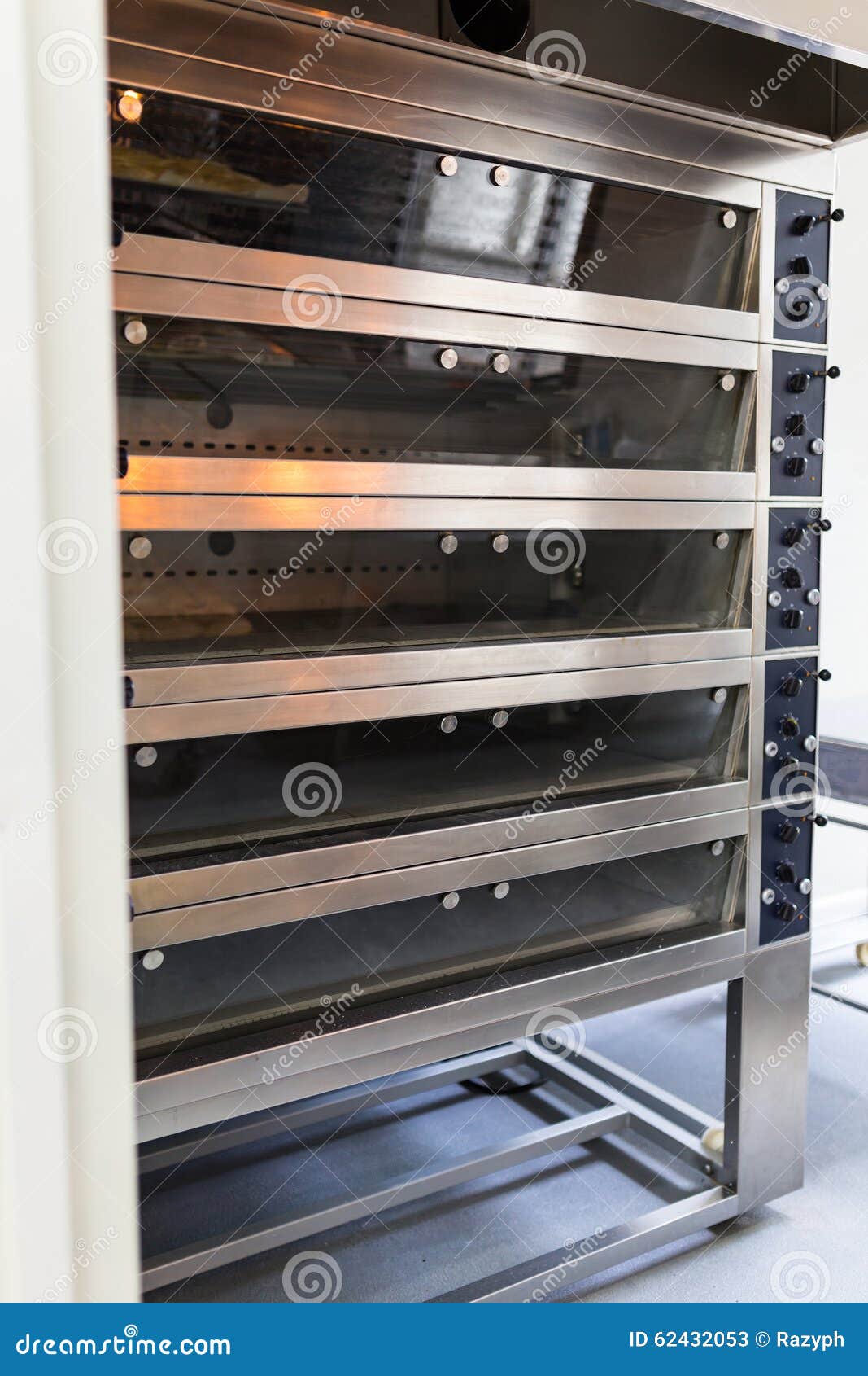 https://thumbs.dreamstime.com/z/bakery-oven-multi-level-food-factory-62432053.jpg