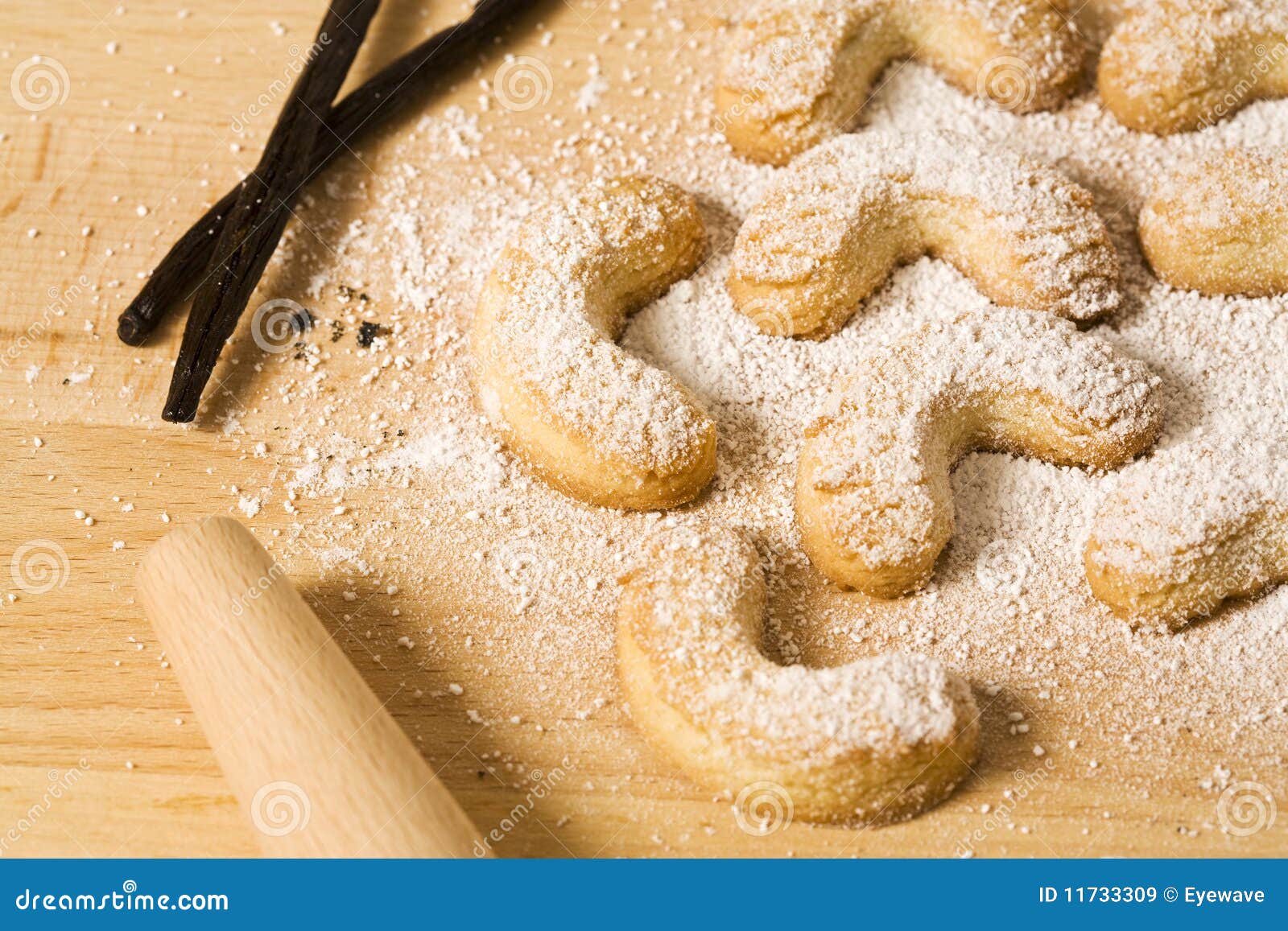 Baking vanillekipferl stock image. Image of vanilla, christmas - 11733309