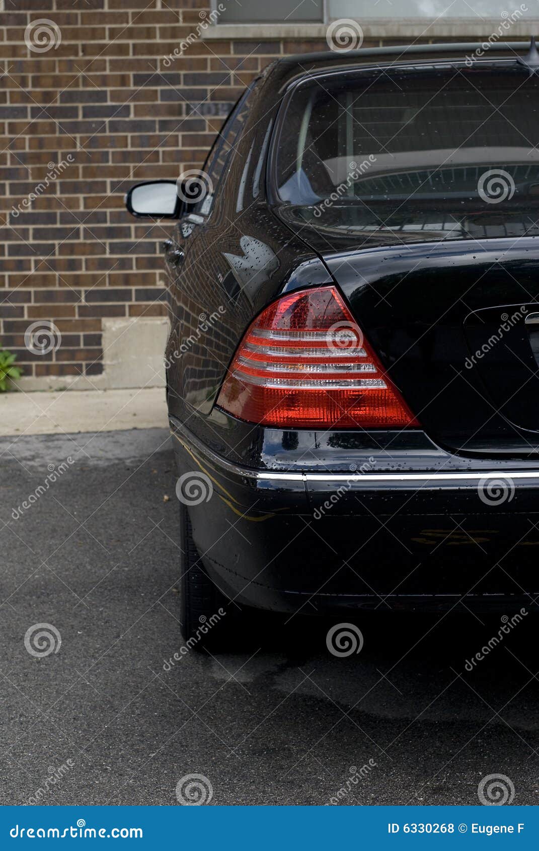 Bakre taillight. Röd taillightwhite för svart bil