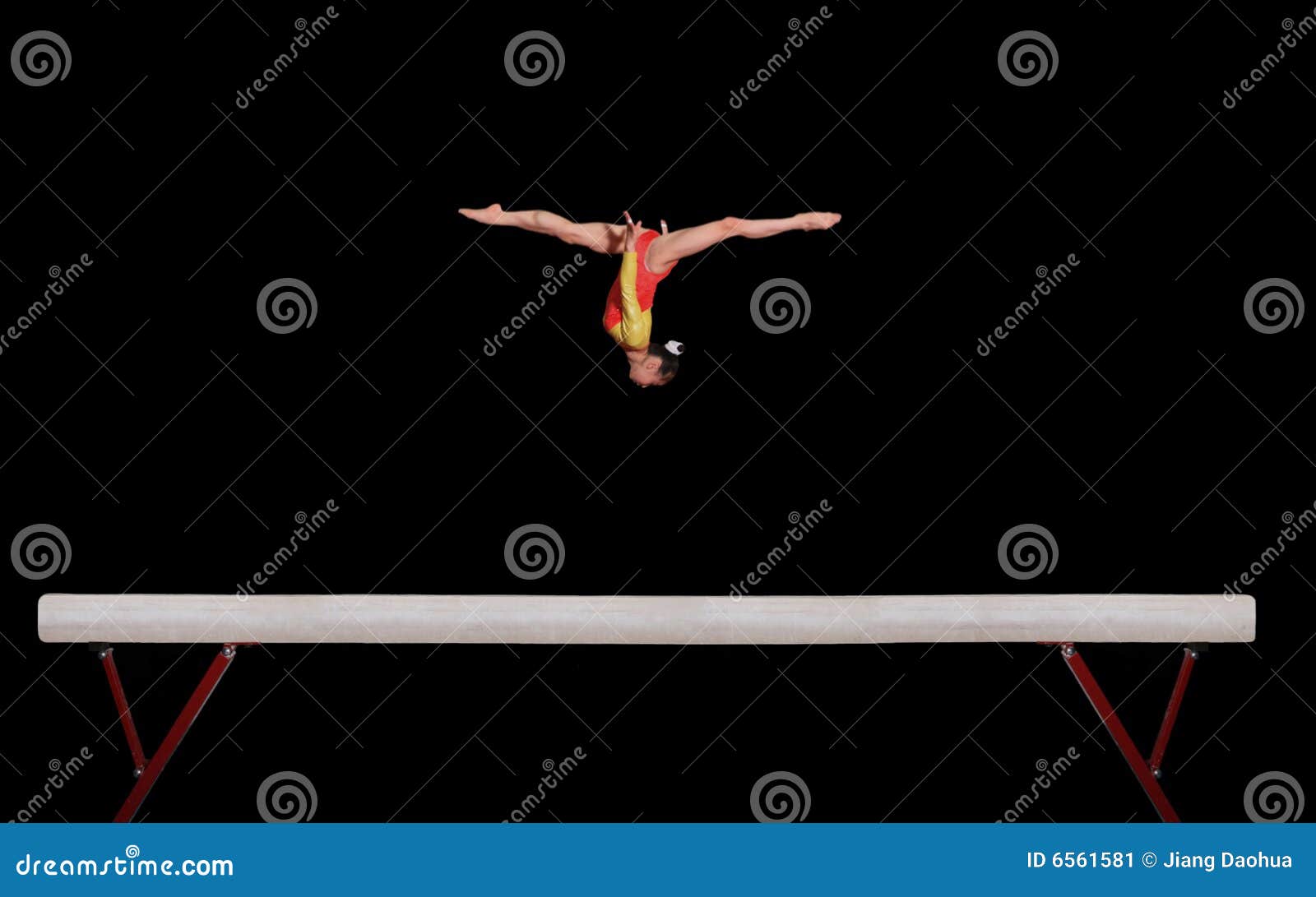 Brooke Kelly, a Missouri gymnast, poses during her balance beam routine |  Photos | columbiamissourian.com