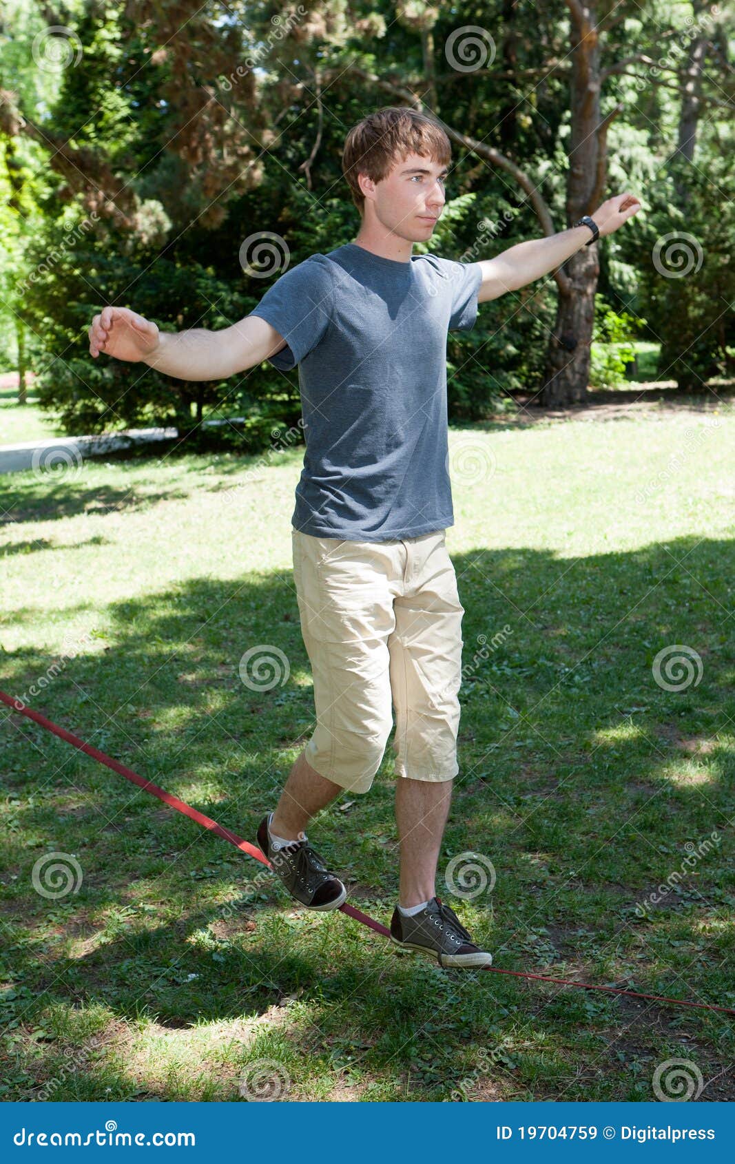 Balance on Slackline stock image. Image of trend, funsport 19704759