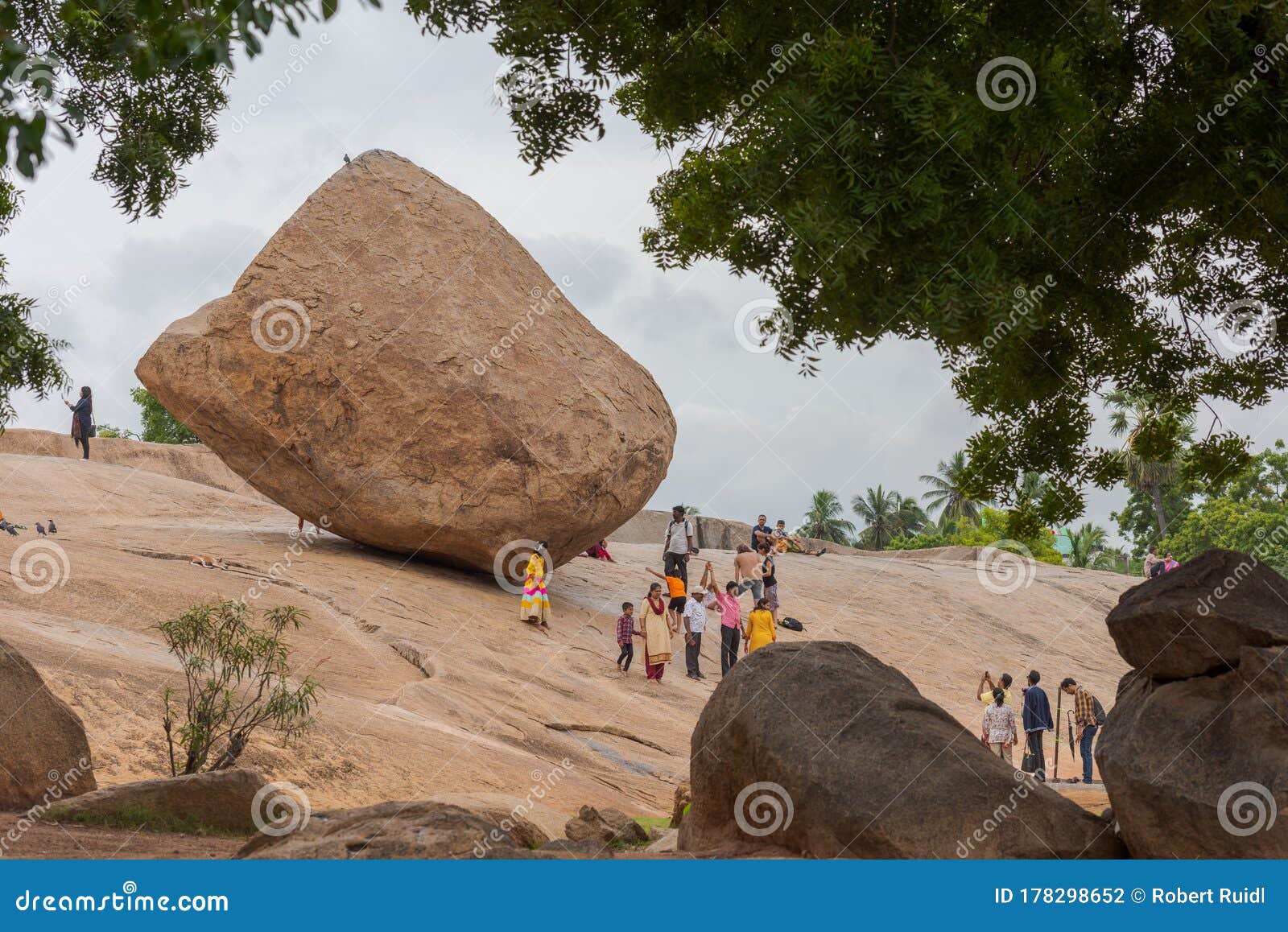 Balancing Big Rock Boulder Named KrishnaÂ´s Butter Ball Editorial  Photography - Image of krishnaaacute, temples: 178298652