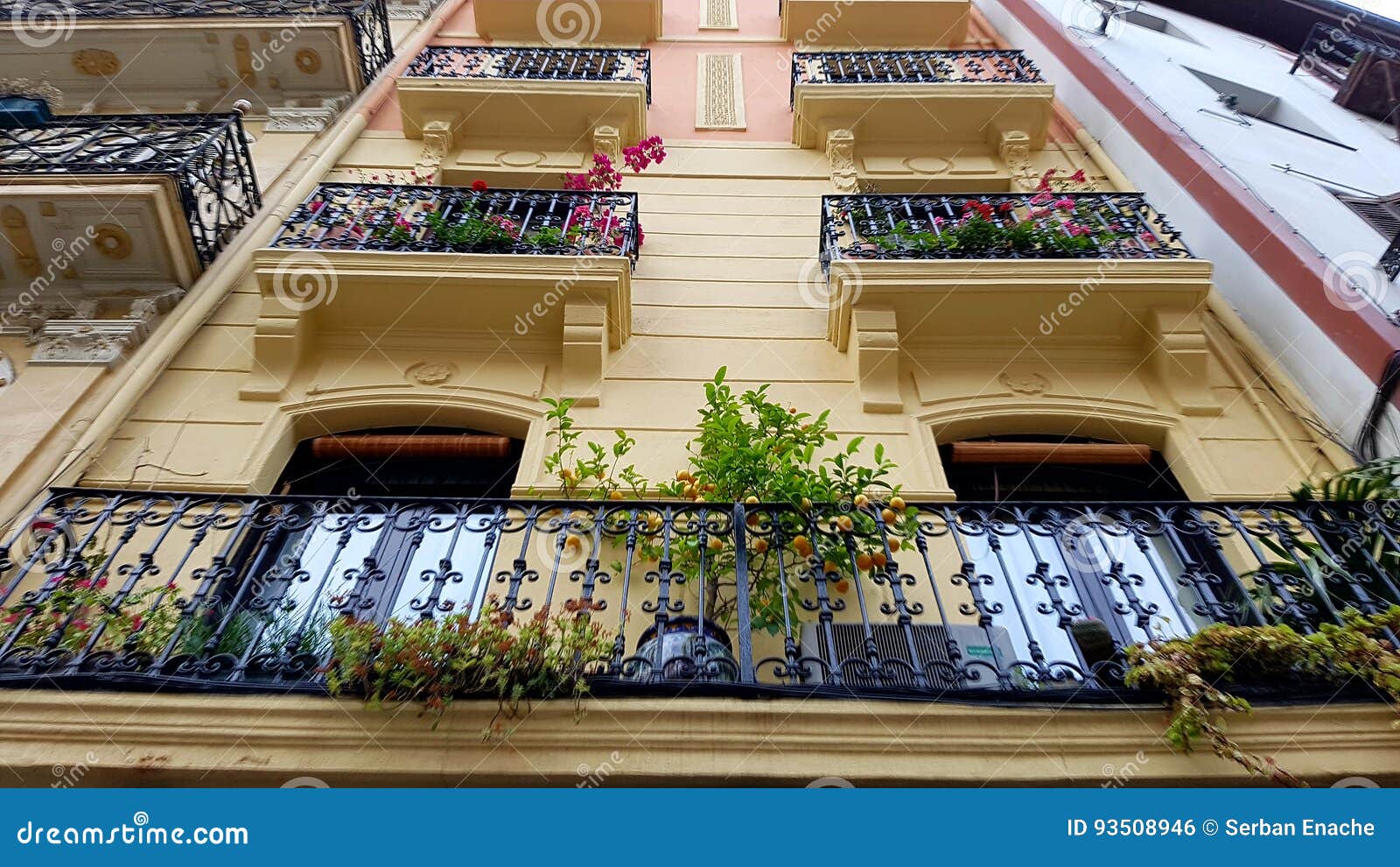 balconies in casco viejo, billao, spain