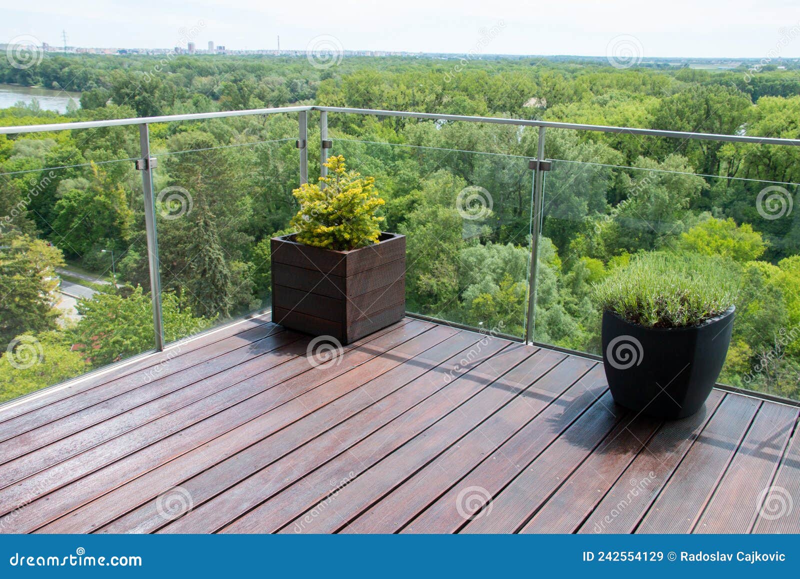 Balcony with Cumaru Grooved Decking, Extrerior Terrace Natural View