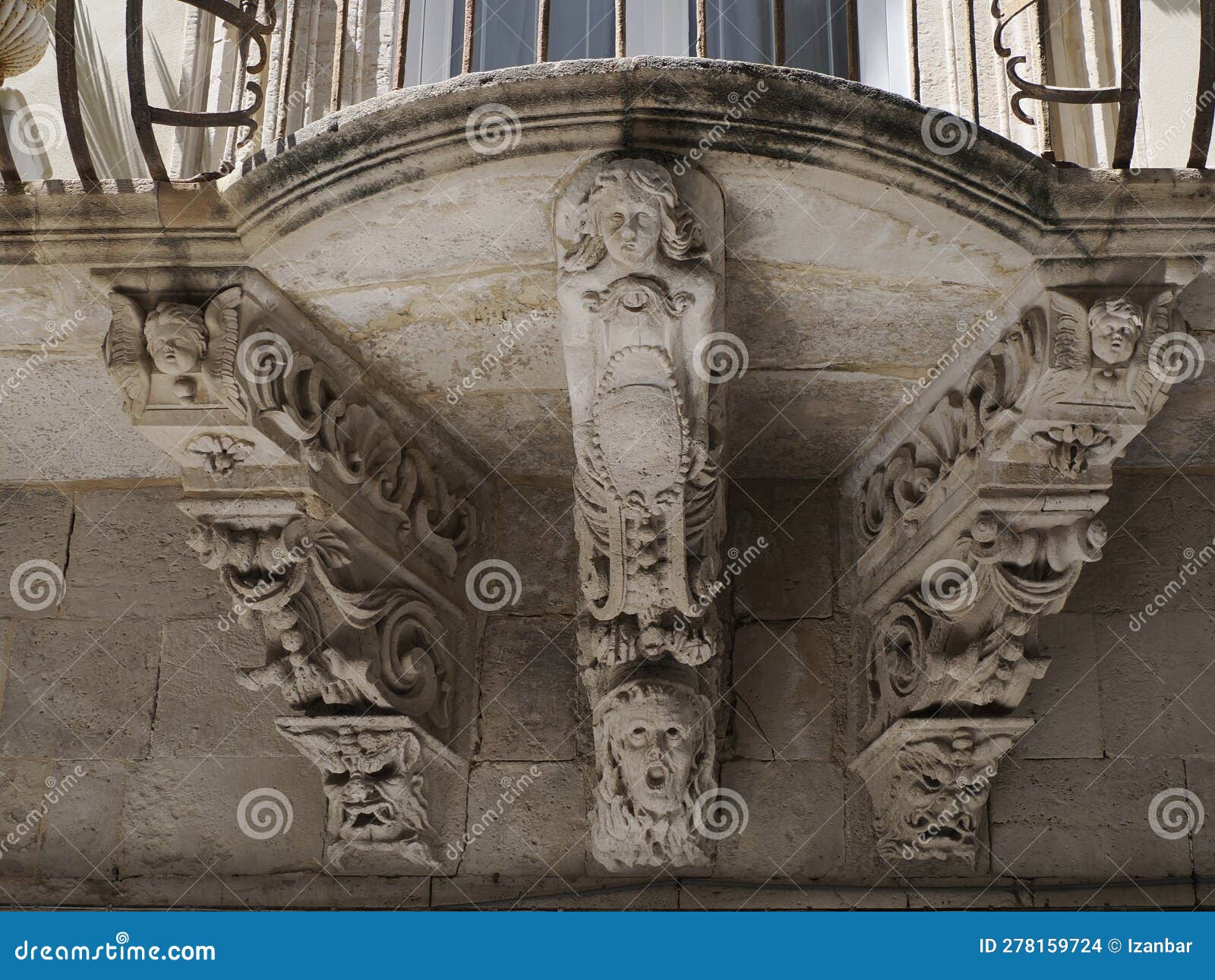 Balcony Sculpture Ortigia Syracuse Old Buildings Street View Sicily on ...