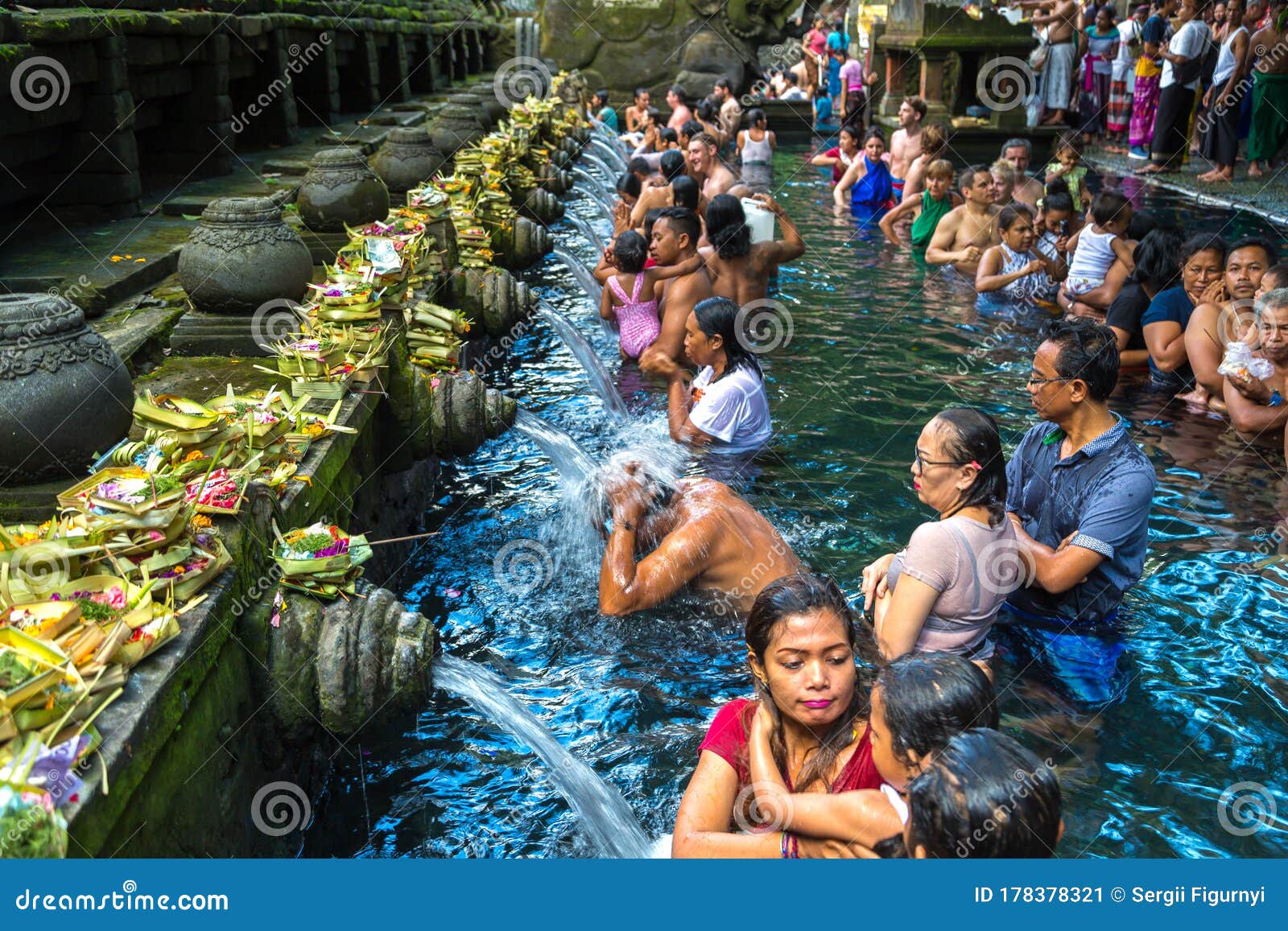 Pura Tirta Empul Temple On Bali Editorial Photo Image Of People Cleansing 178378321 