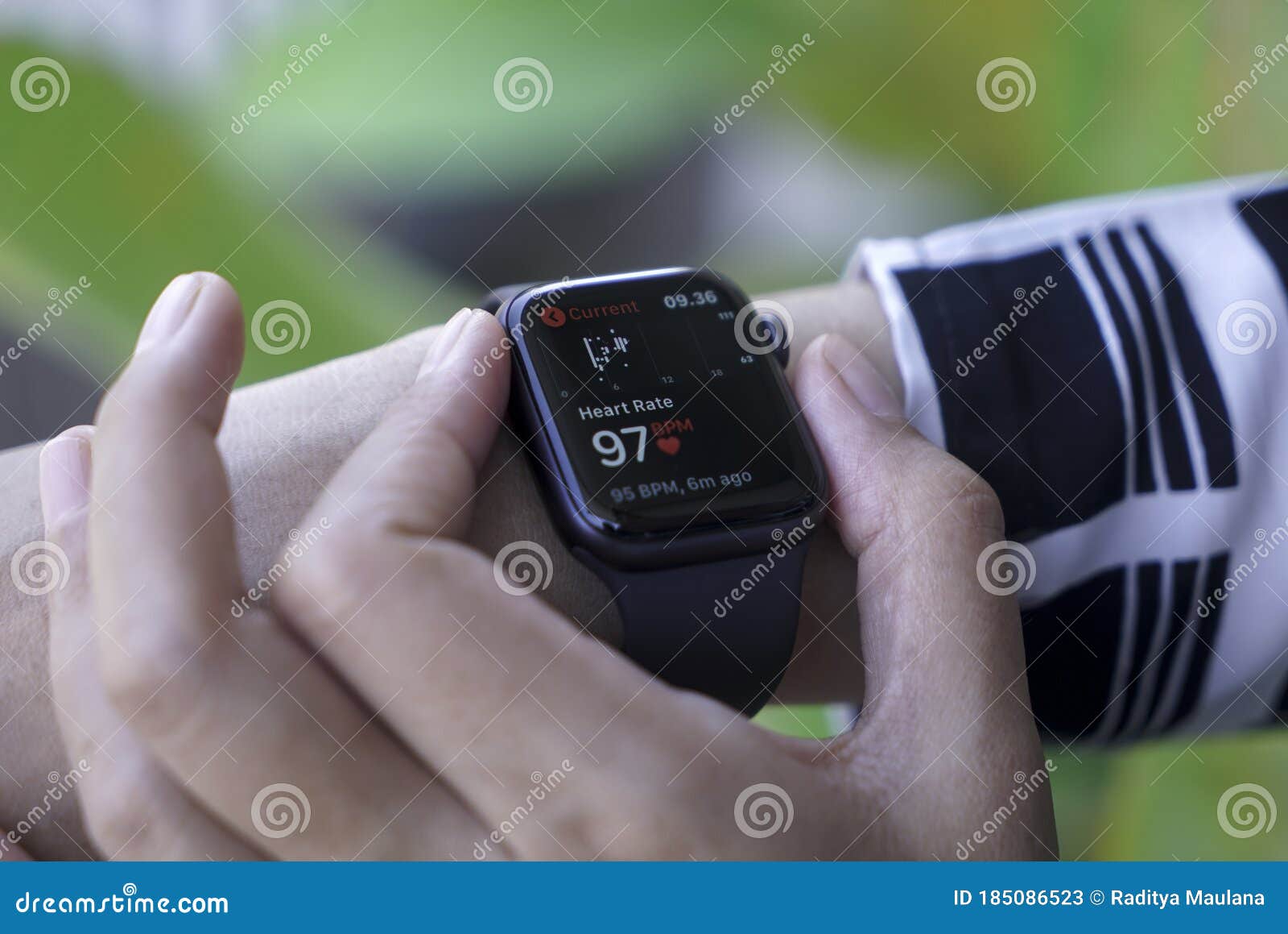 smart watch on emi