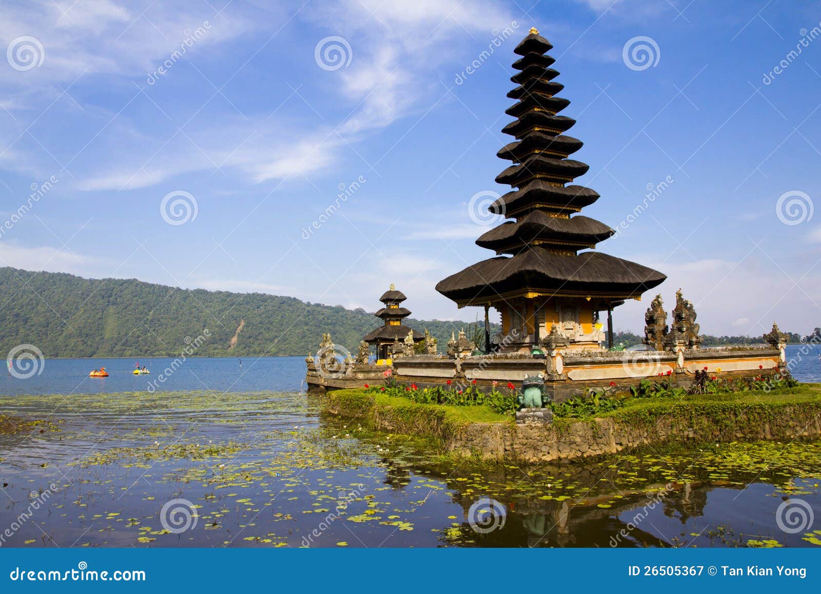 Balinesetempel, Indonesien. Bratan tempel för Pura Ulun danu i Bali, Indonesien