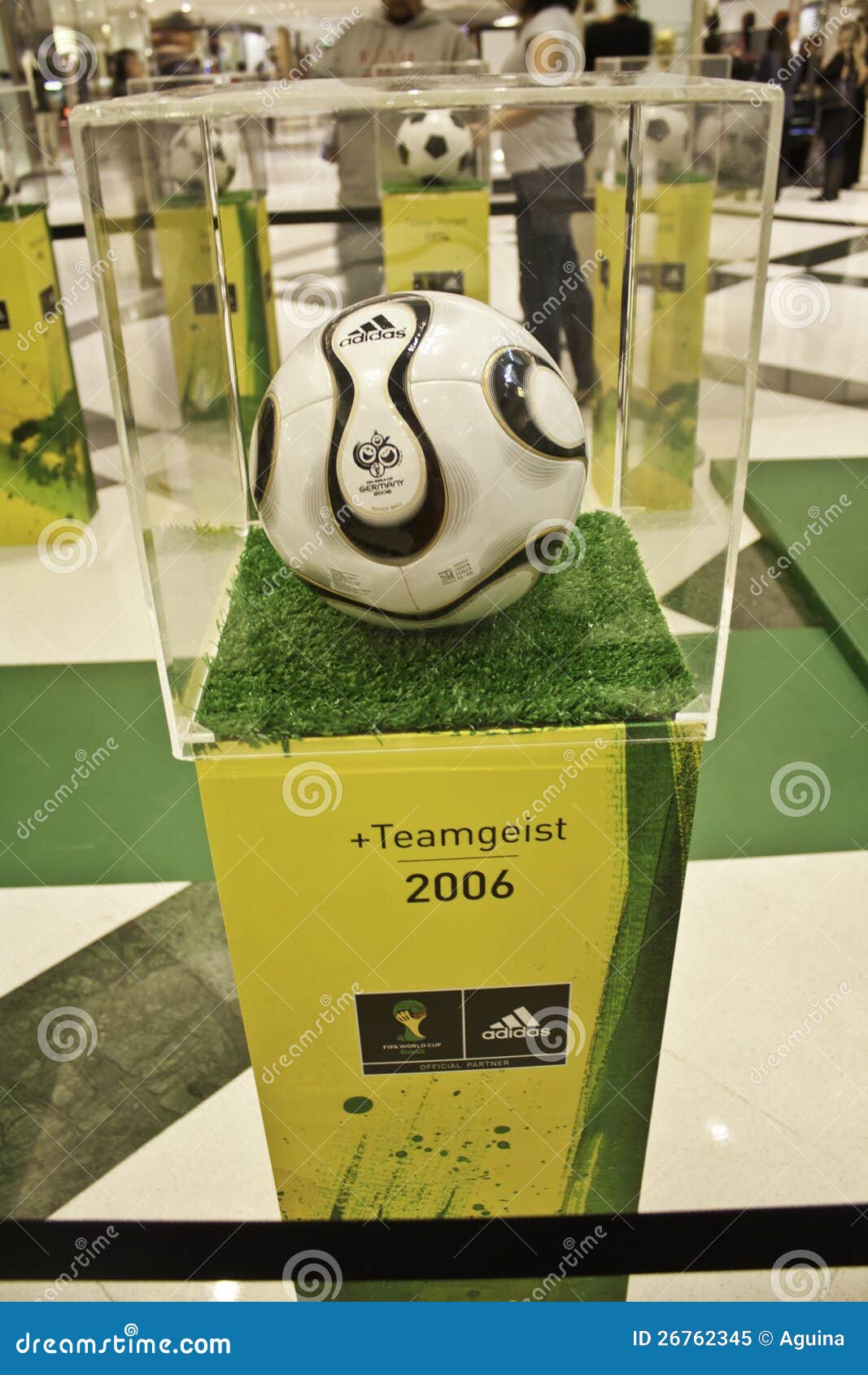今季一番 TEAMGEIST CUP箱付 WORLD FIFA 2006 チームガイスト - ボール 