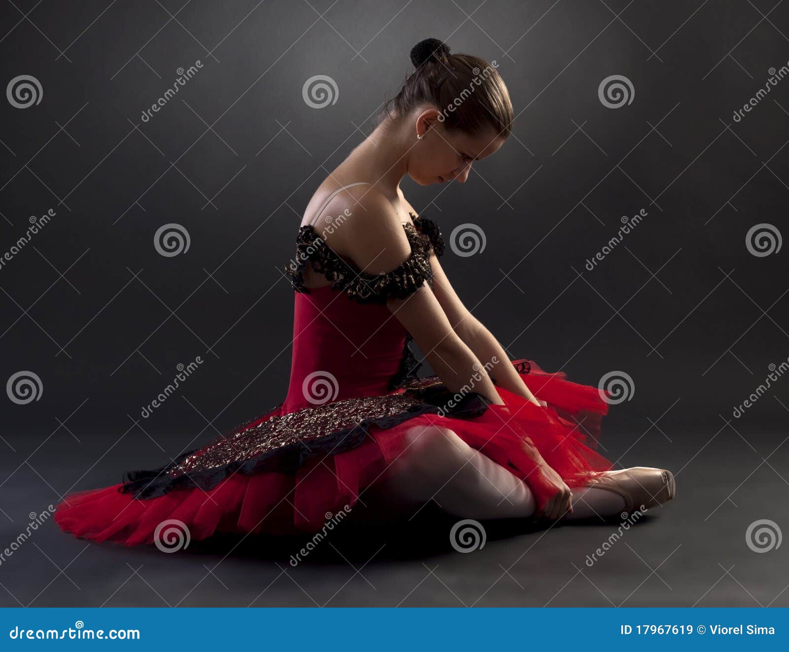 Ballerina In Red Tutu Stock Image Image Of Light Full 17967619