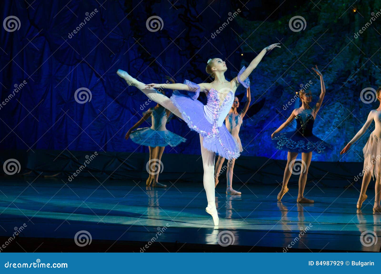 Ballet pearls editorial stock image. Image of ballet - 84987929