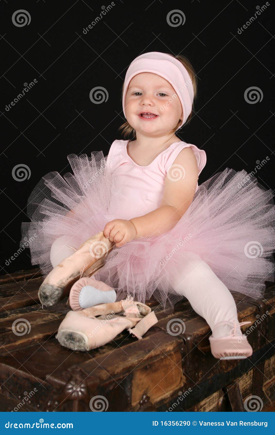 Ballet Toddler stock photo. Image of blond, daughter 16356290